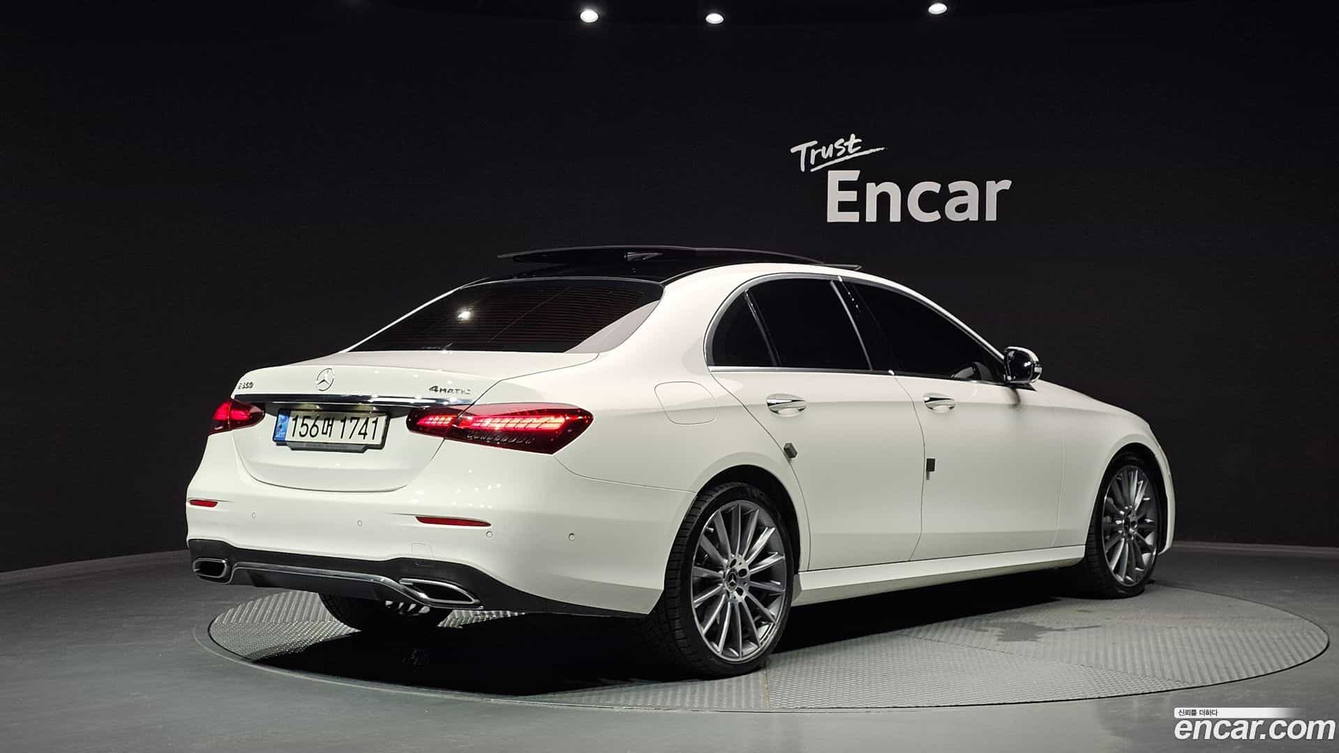 E-Class Mercedes-Benz 2022.11-OUTER-002