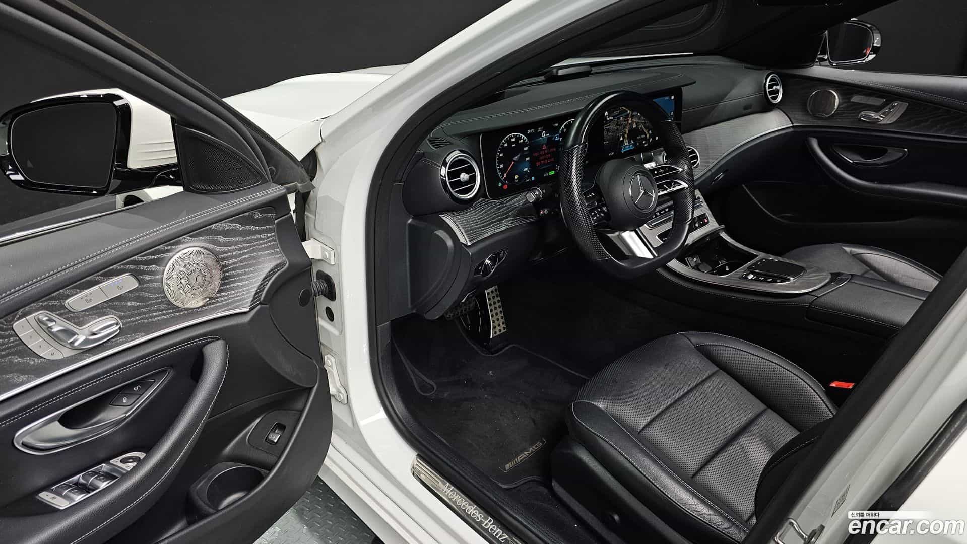 E-Class Mercedes-Benz 2022.11-INNER-010