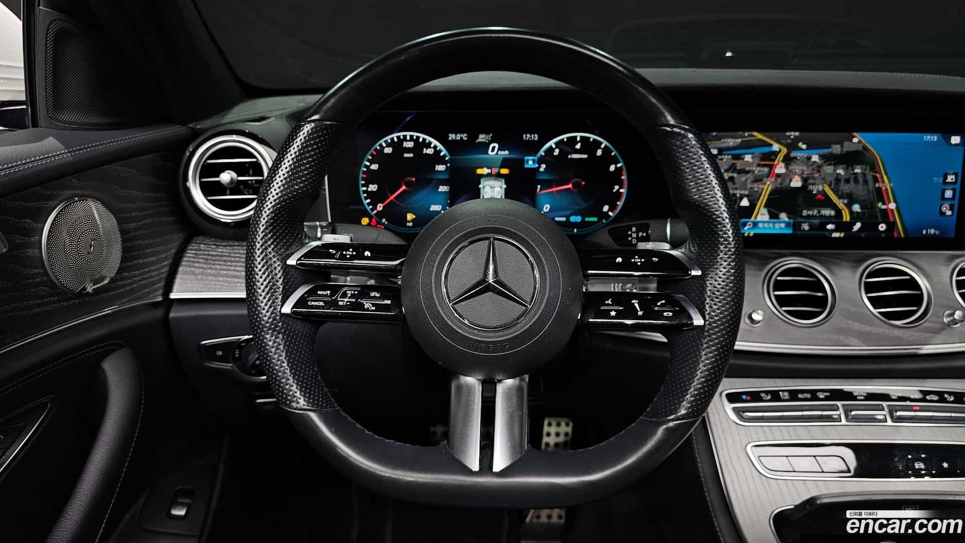E-Class Mercedes-Benz 2022.11-OPTION-017