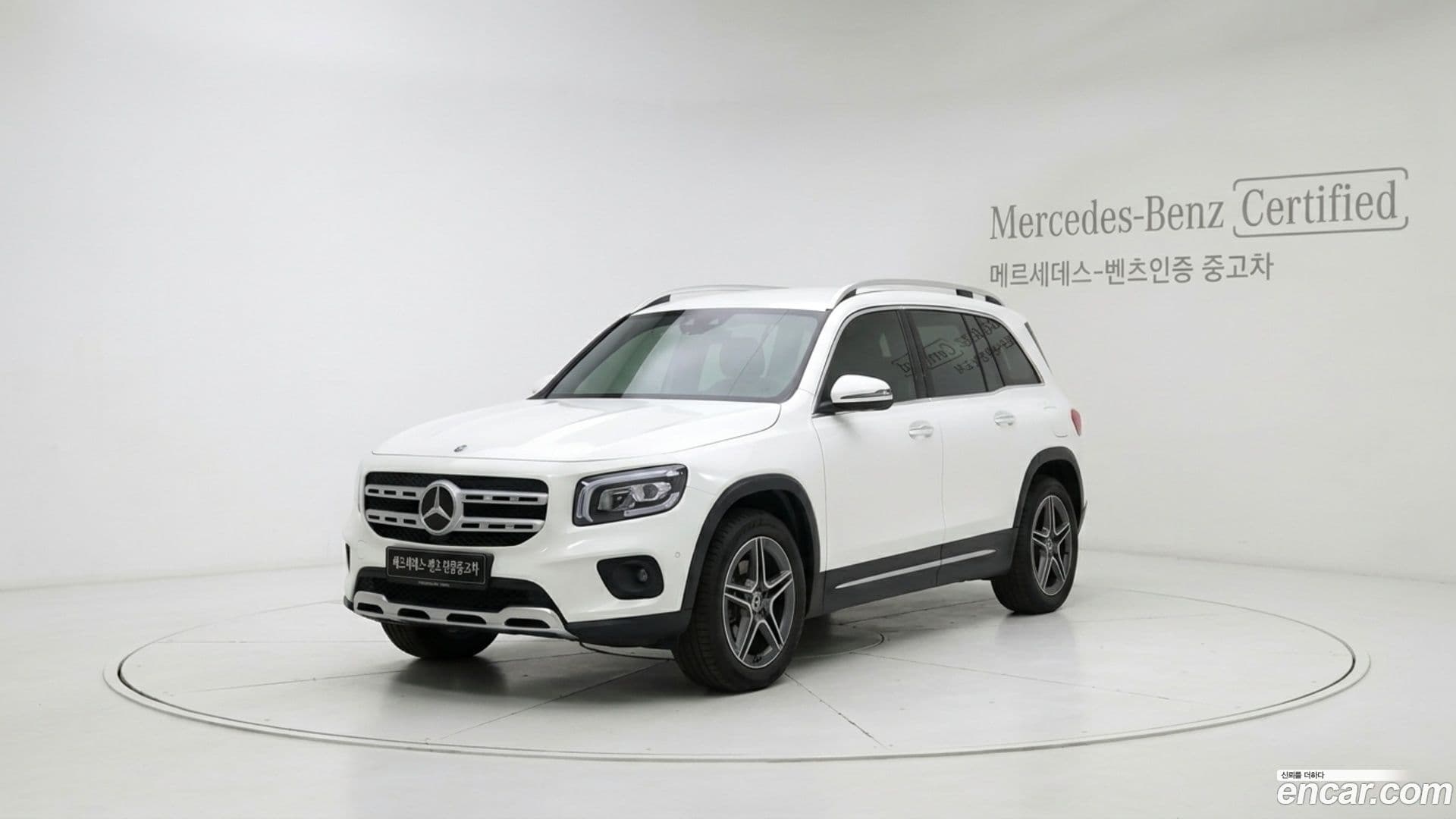 Main__Slider__Photo:GLB-Class Mercedes-Benz 2025.4-0