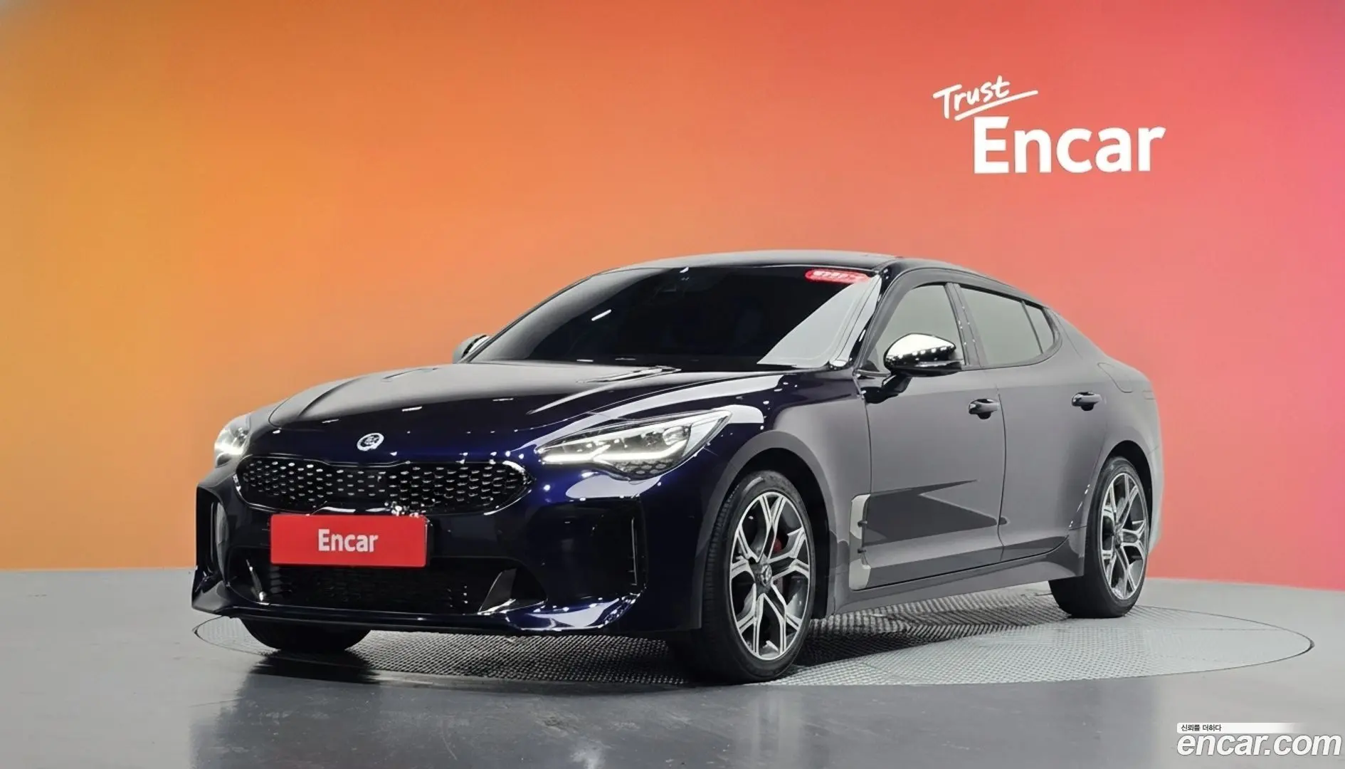 Main__Slider__Photo:Stinger Kia 2019.6-0