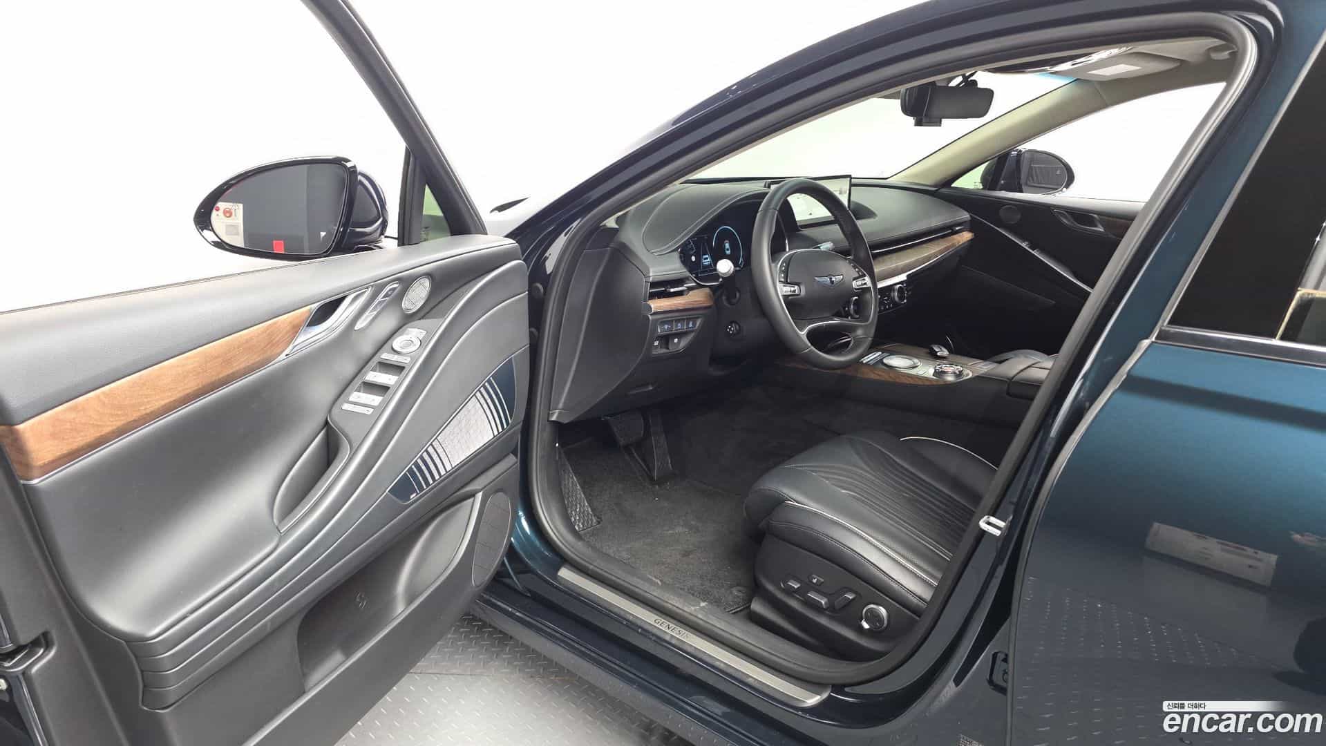G80 Genesis 2022.1-INNER-010