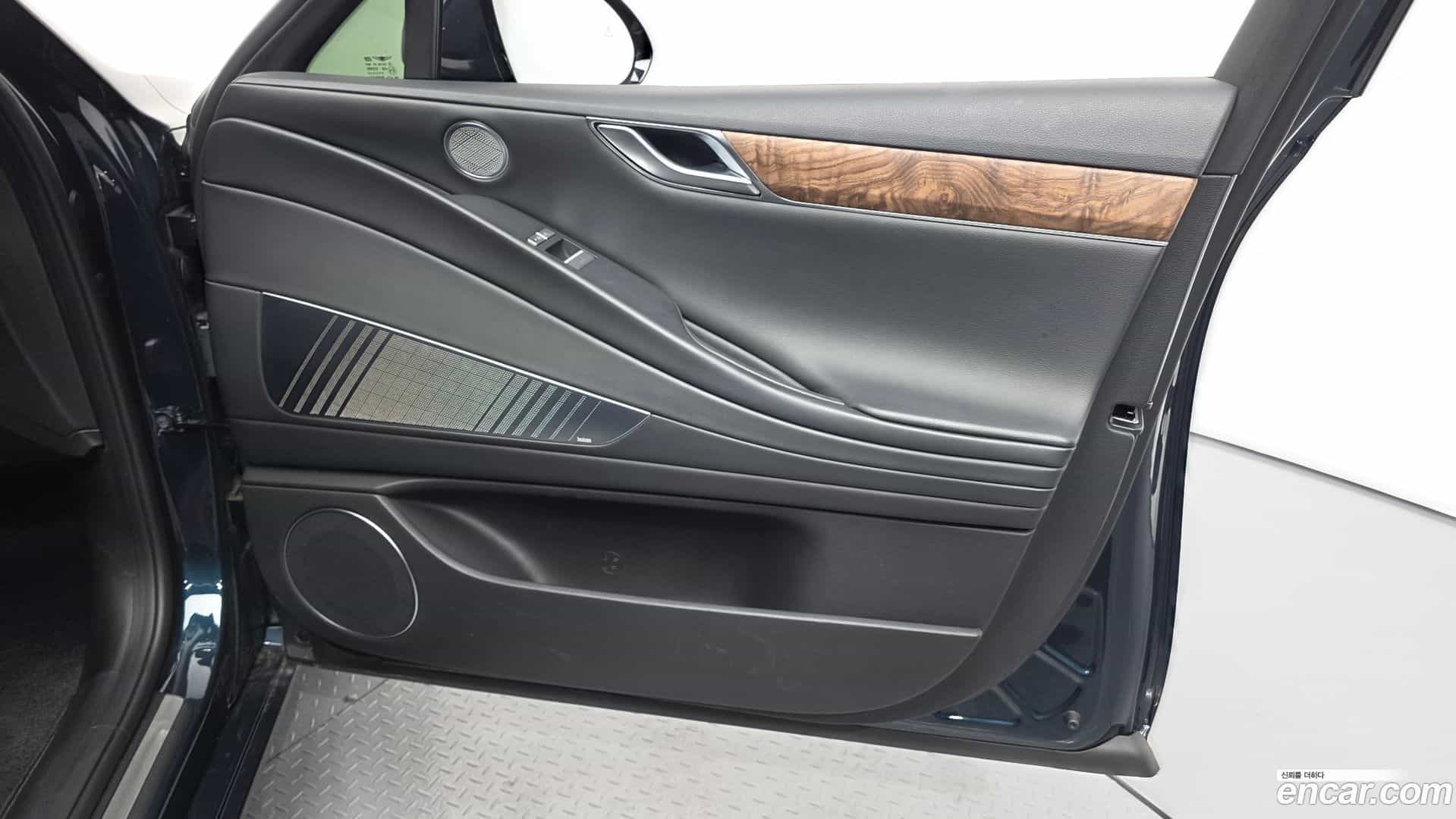 G80 Genesis 2022.1-INNER-034