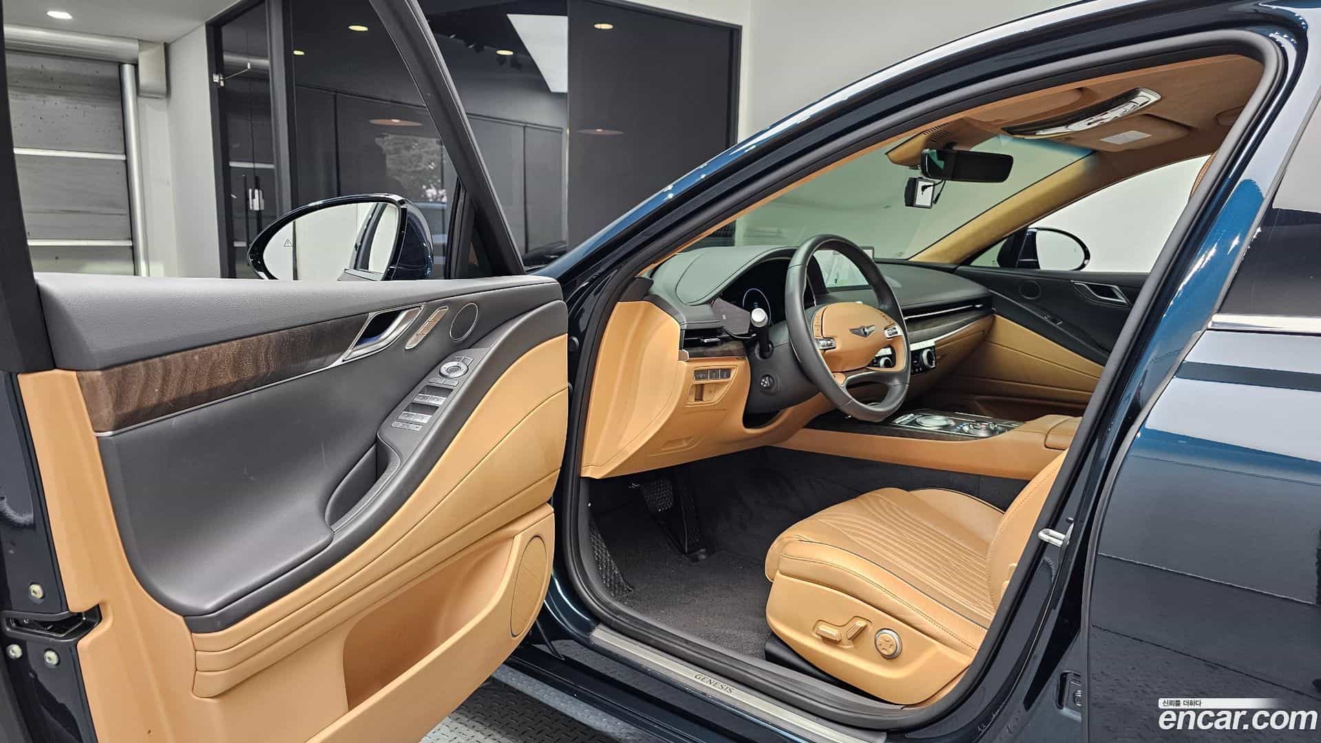 G80 Genesis 2022.0-INNER-010