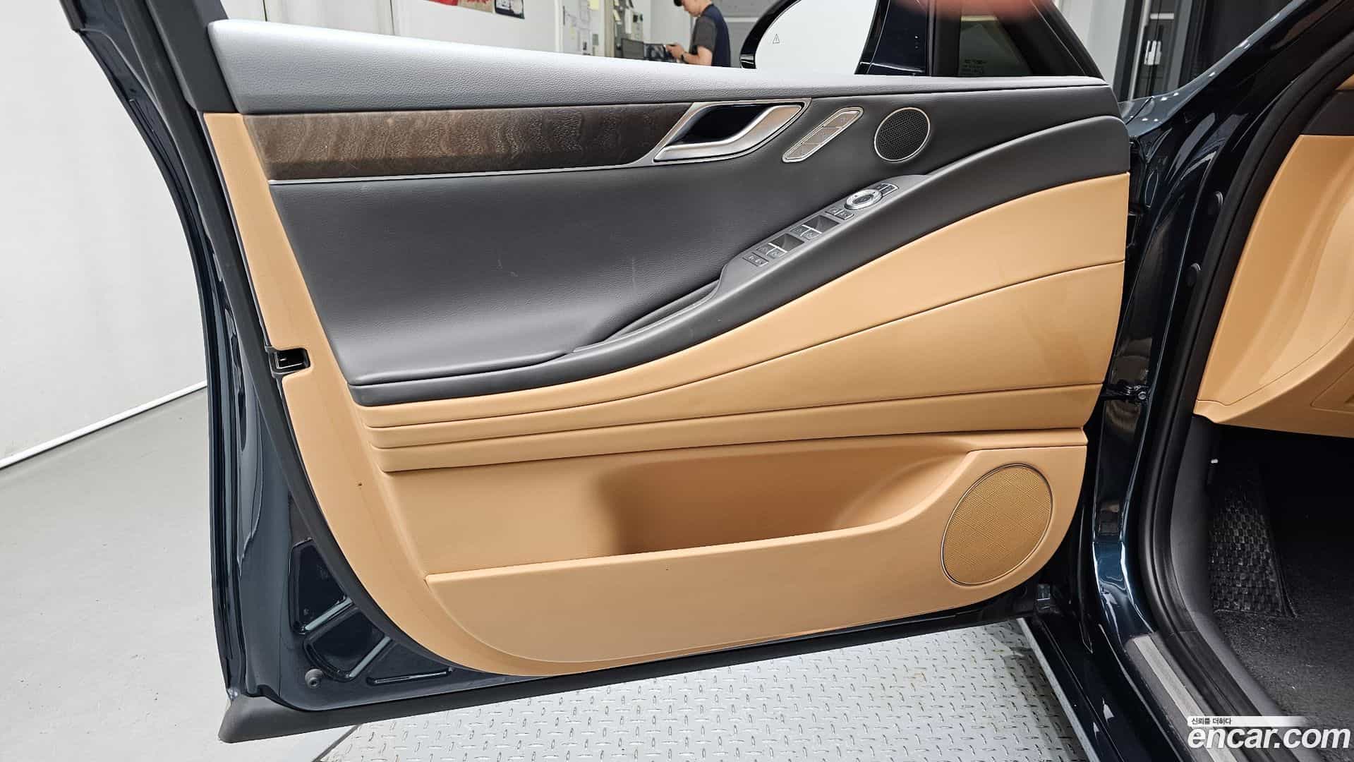 G80 Genesis 2022.0-INNER-034