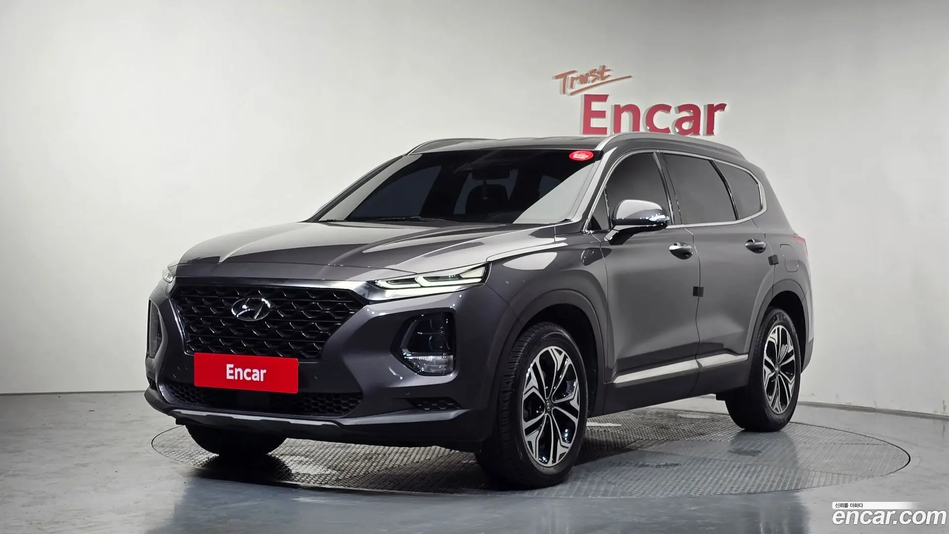 Main__Slider__Photo:Santafe Hyundai 2018.3-0