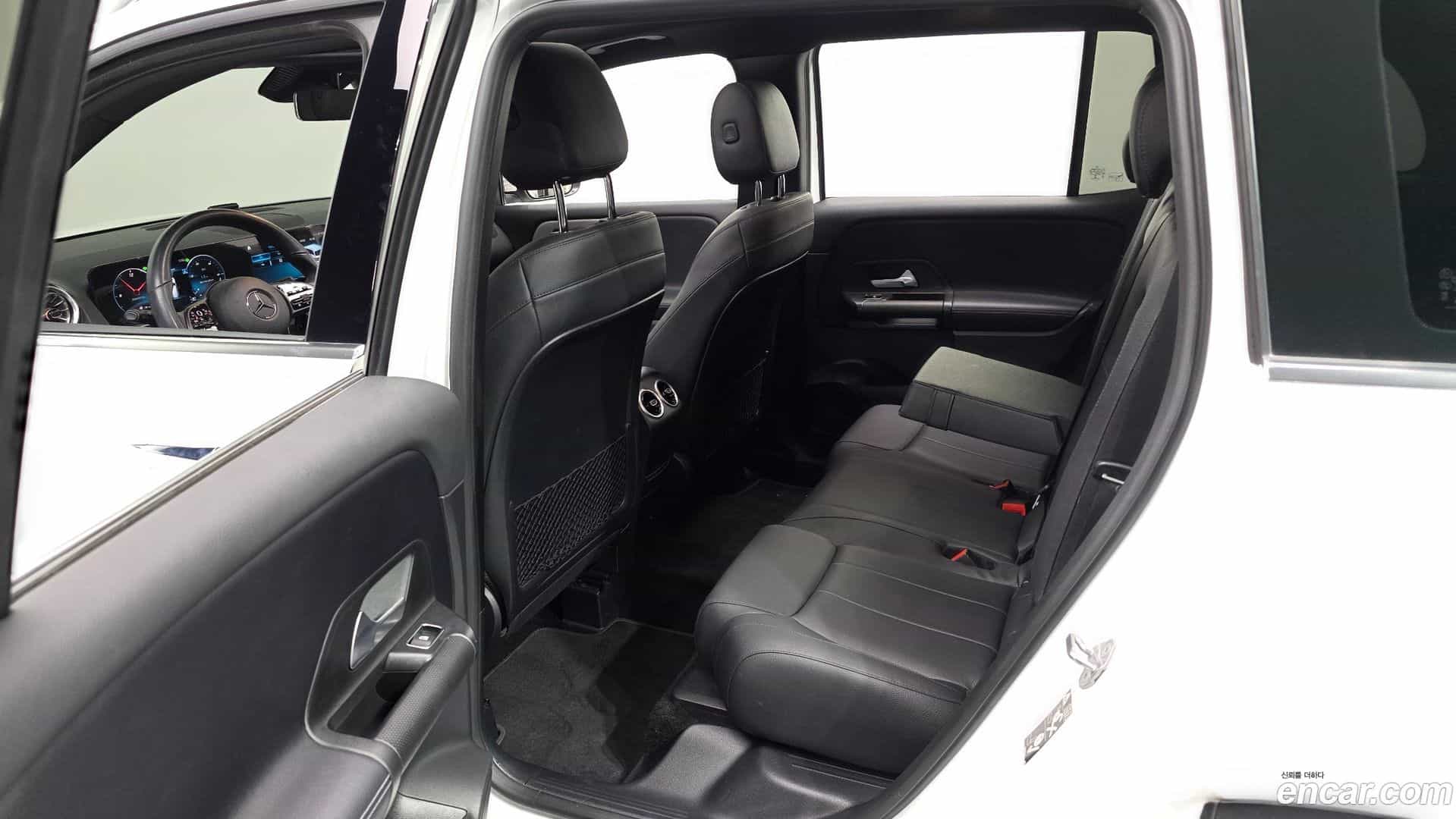 GLB-Class Mercedes-Benz 2021.8-OPTION-016