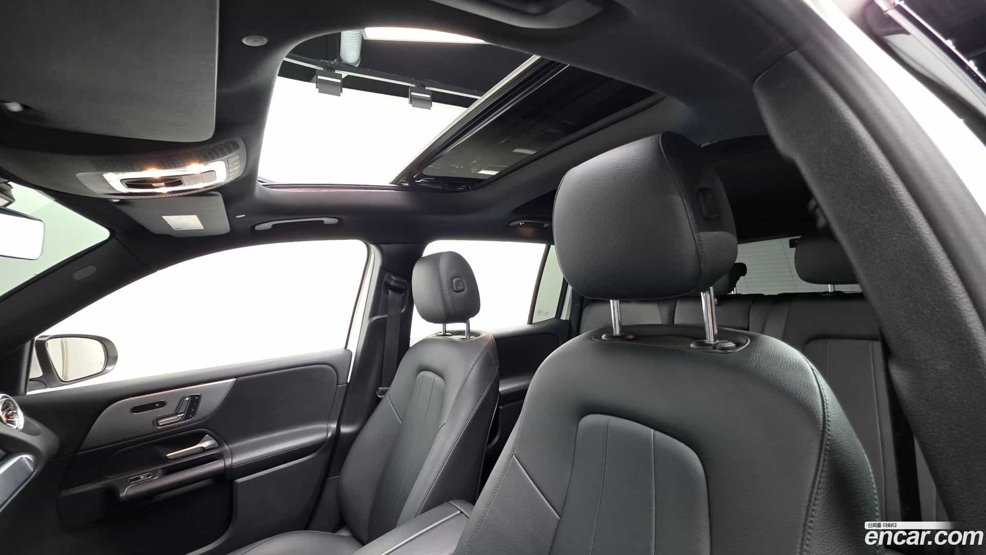 GLB-Class Mercedes-Benz 2021.8-OPTION-020