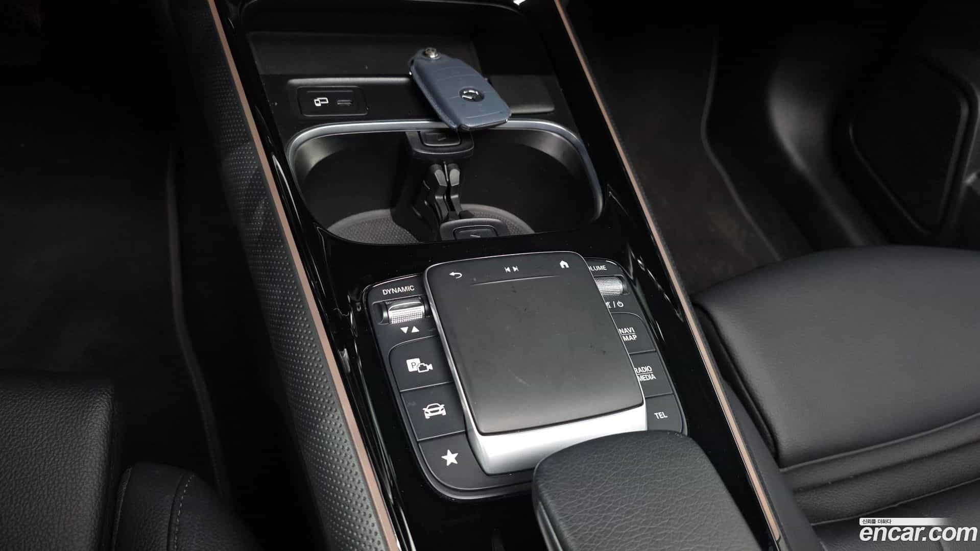 GLB-Class Mercedes-Benz 2021.8-OPTION-022
