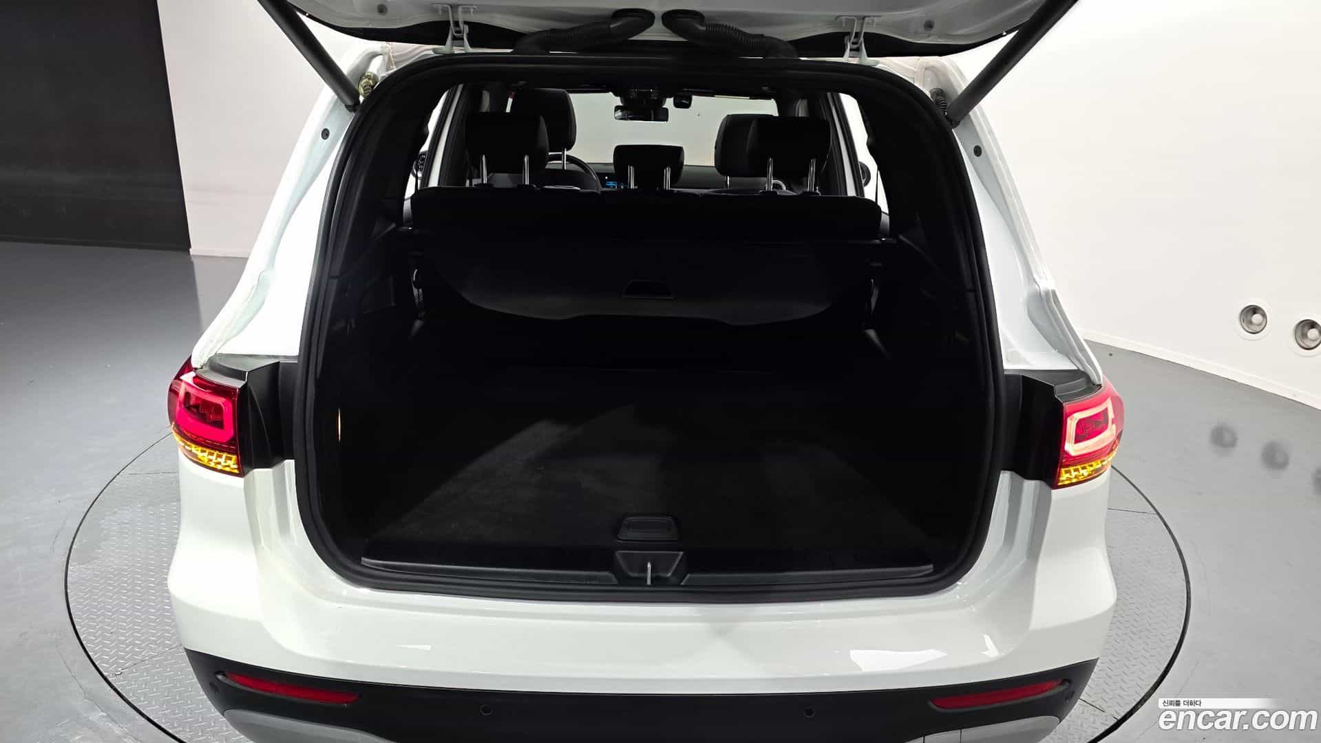 GLB-Class Mercedes-Benz 2021.8-OPTION-046