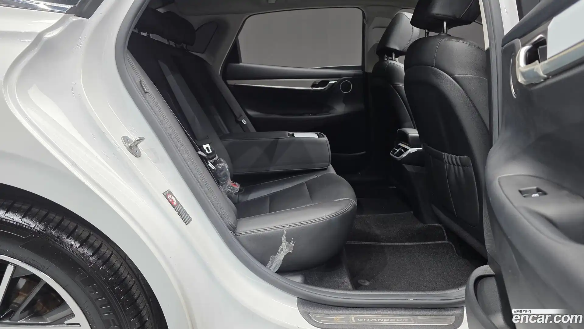 Grandeur Hyundai 2022.8-OPTION-016