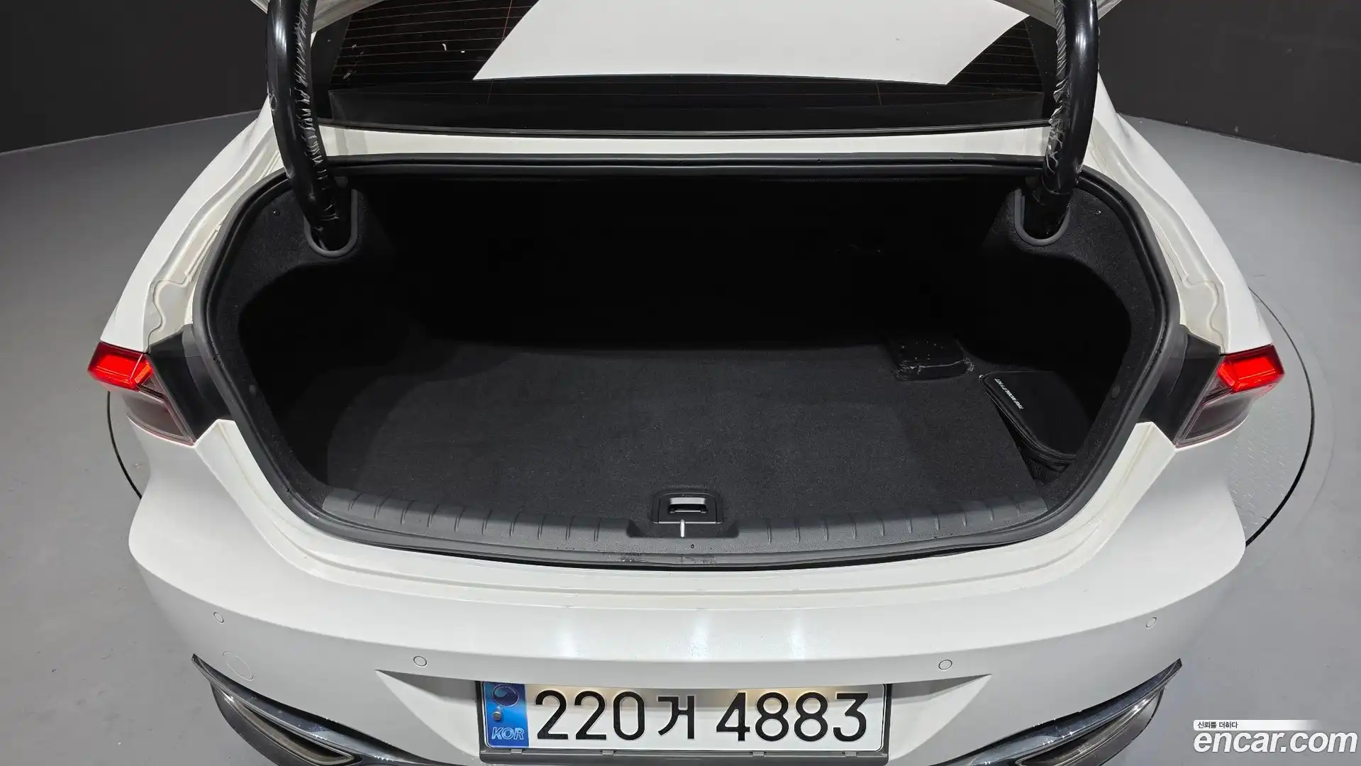 Grandeur Hyundai 2022.8-OPTION-024