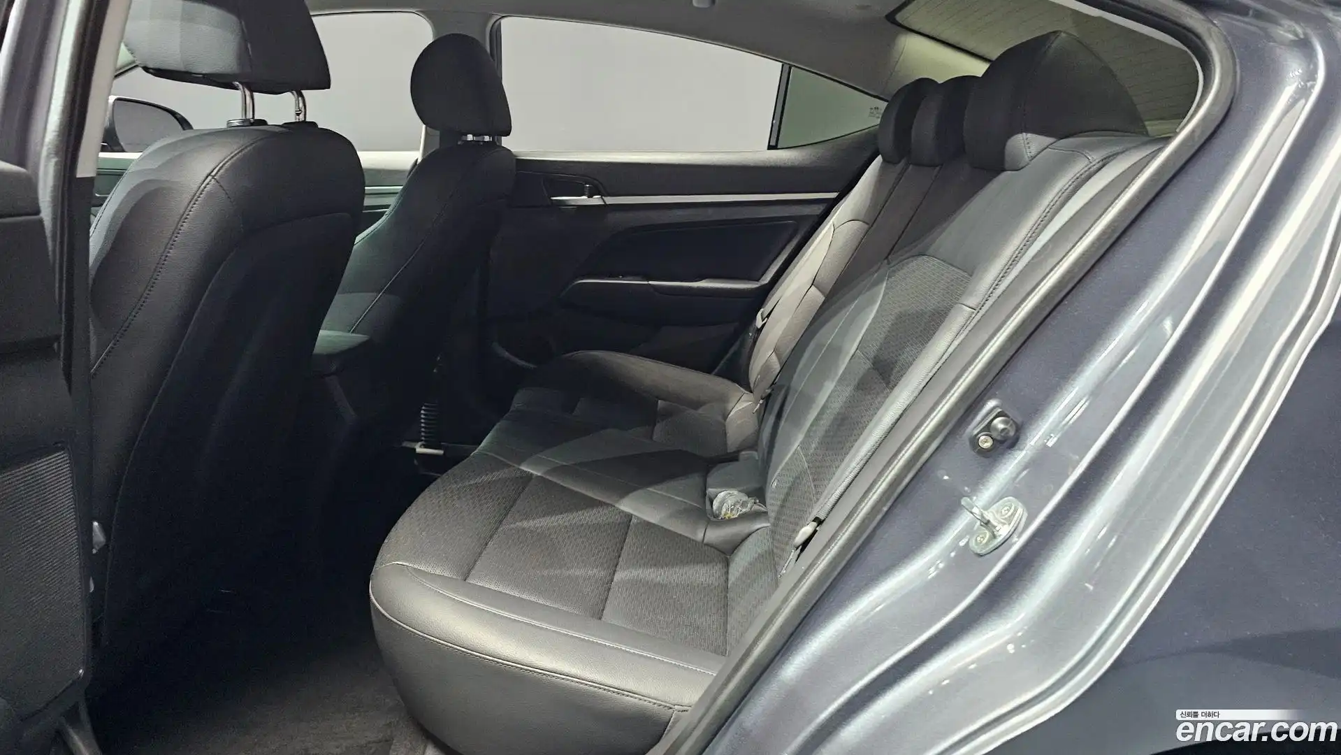 AVANTE Hyundai 2019.1-OPTION-016