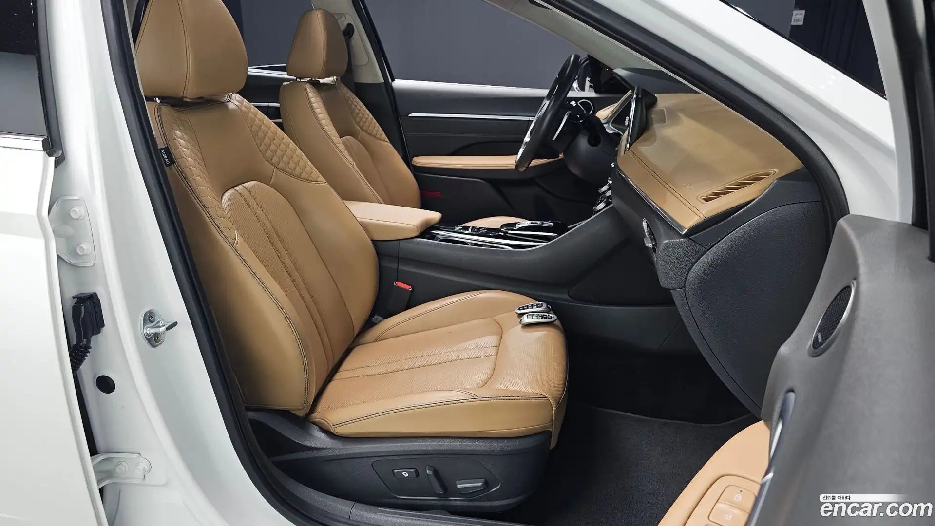 Sonata Hyundai 2019.4-INNER-036