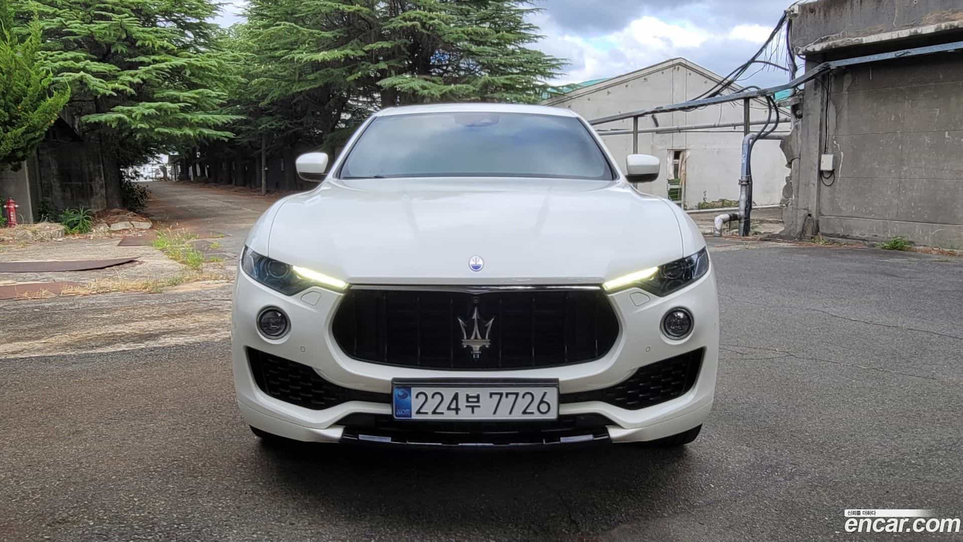Levante Maserati 2017.11-OUTER-002