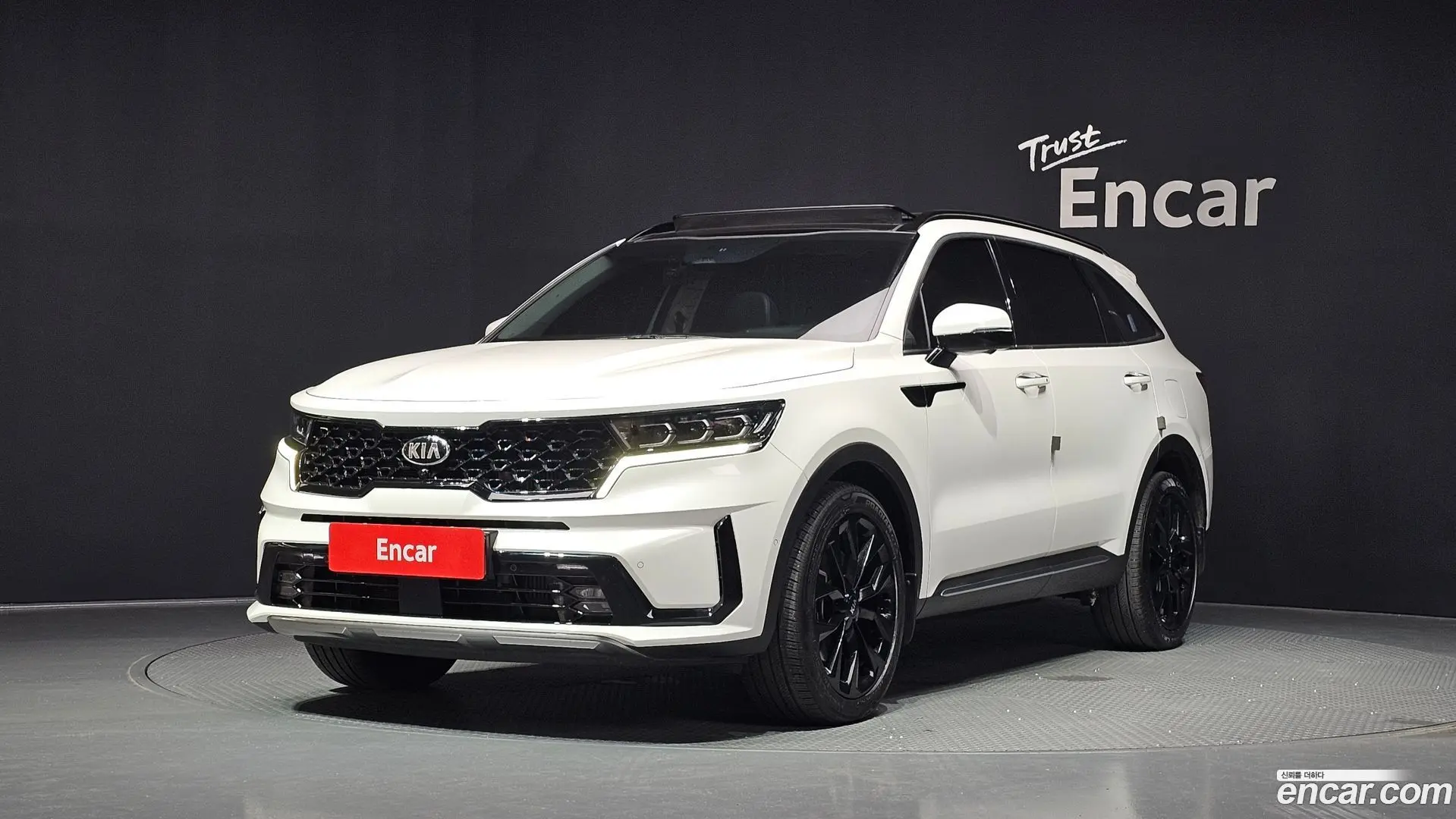 Main__Slider__Photo:Sorento Kia 2021.6-0