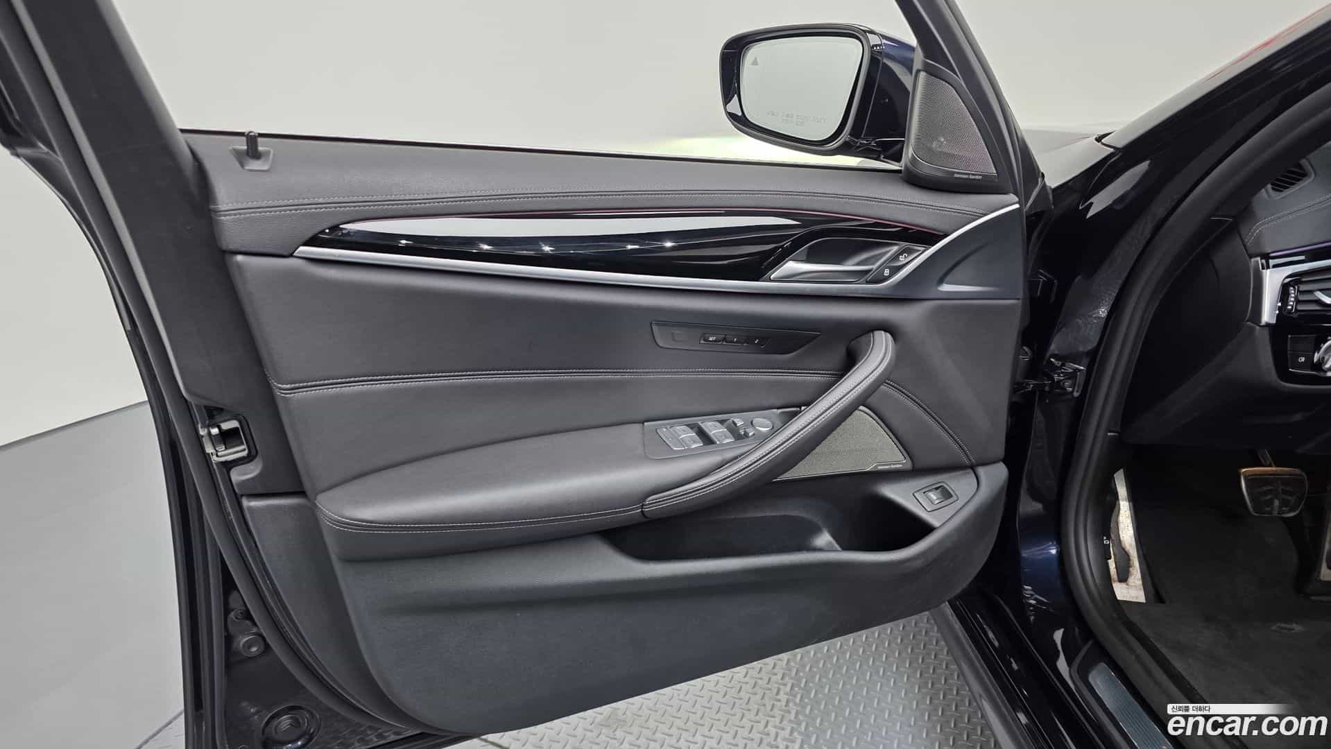 5-Series BMW 2021.0-INNER-034