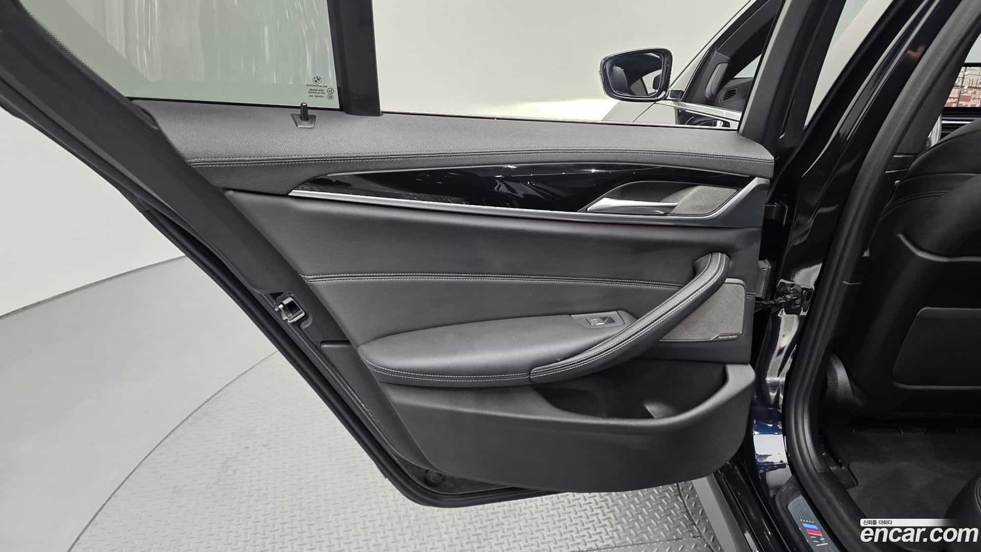 5-Series BMW 2021.0-INNER-035