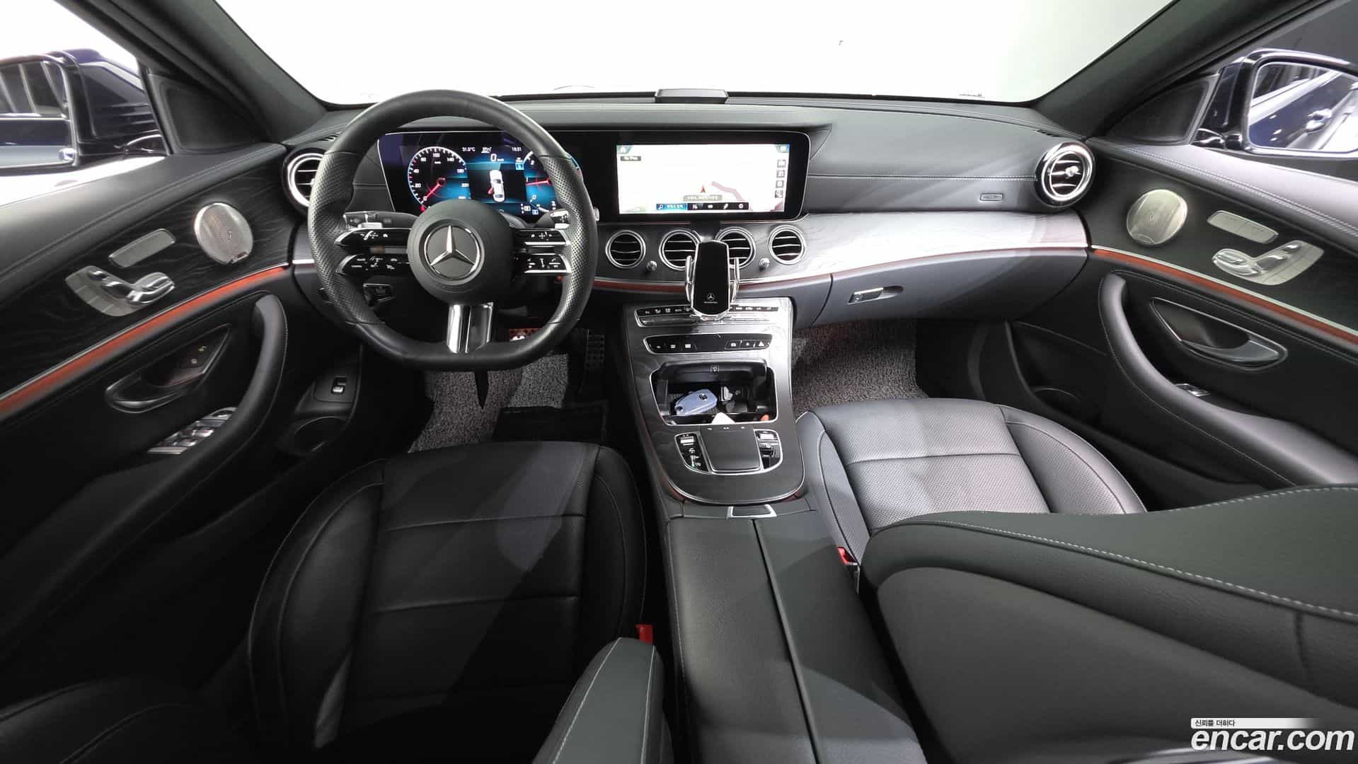 E-Class Mercedes-Benz 2022.1-INNER-007