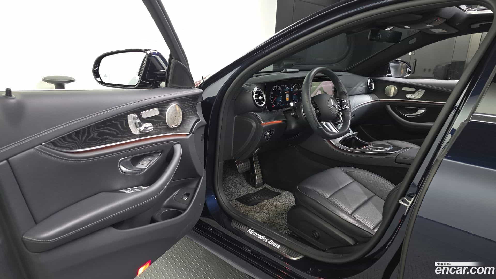 E-Class Mercedes-Benz 2022.1-INNER-010
