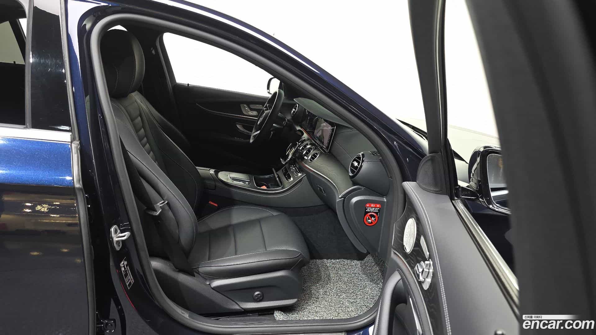 E-Class Mercedes-Benz 2022.1-OPTION-015