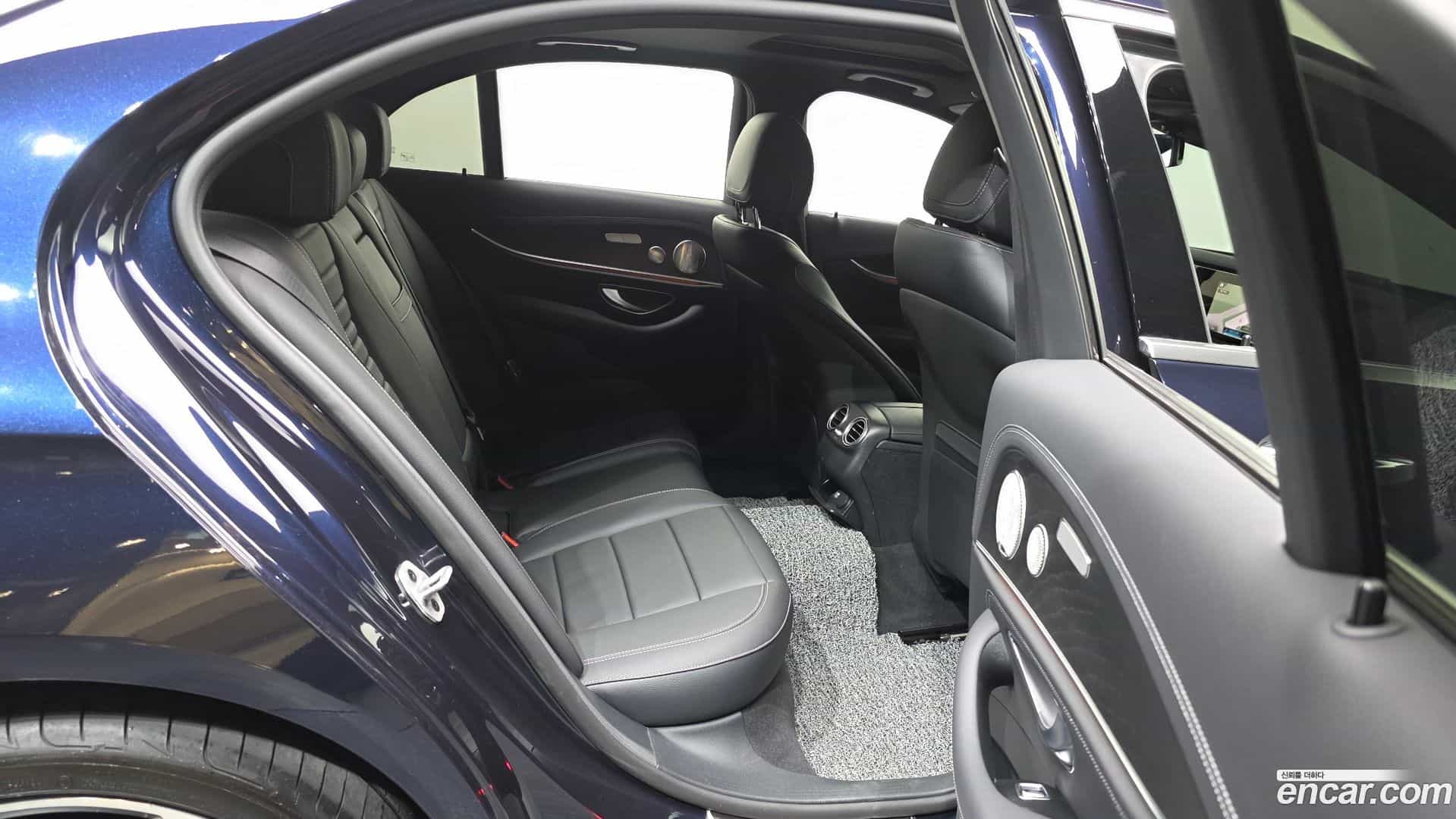 E-Class Mercedes-Benz 2022.1-OPTION-016