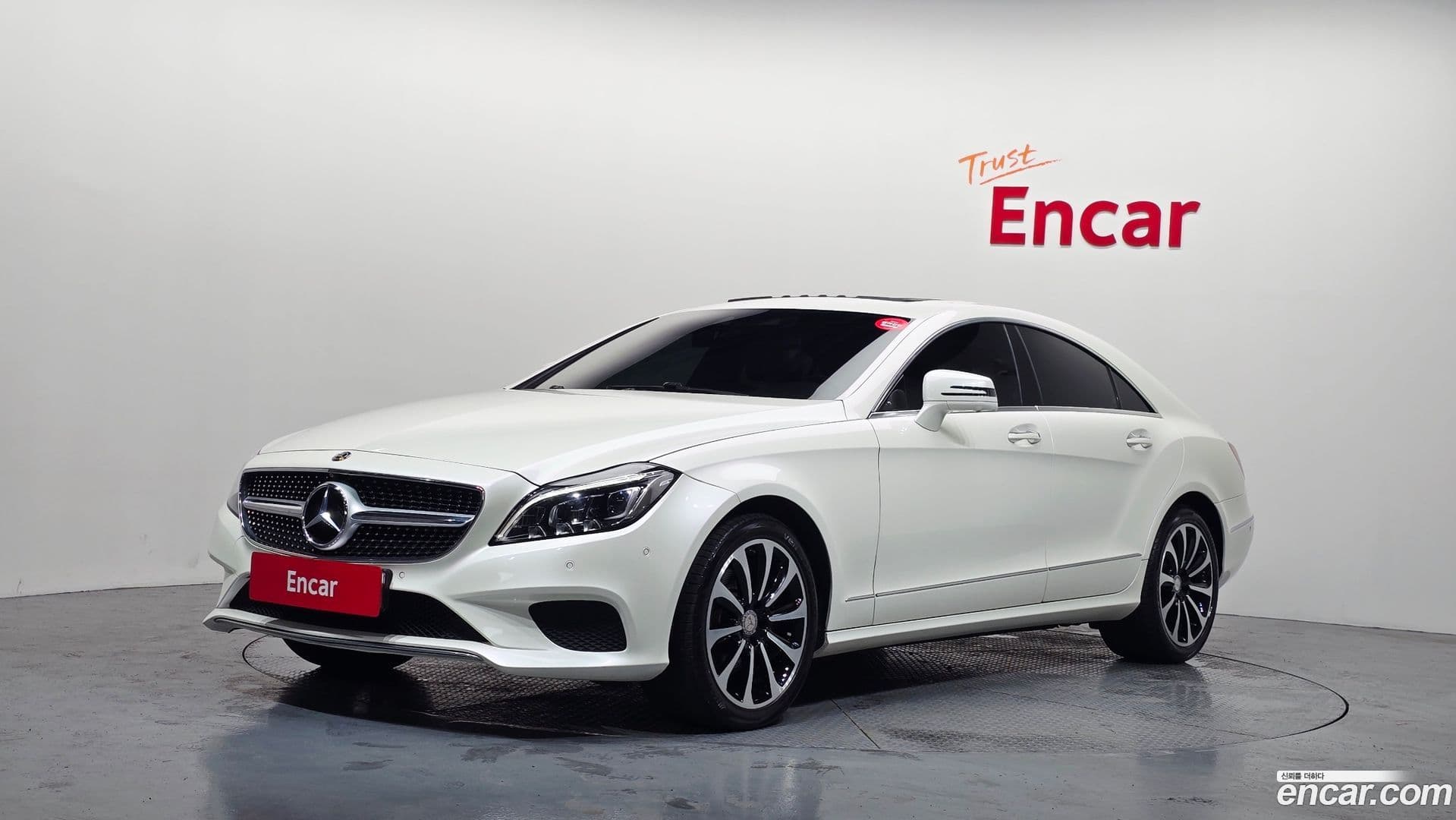 Main__Slider__Photo:CLS-Class Mercedes-Benz 2015.6-0