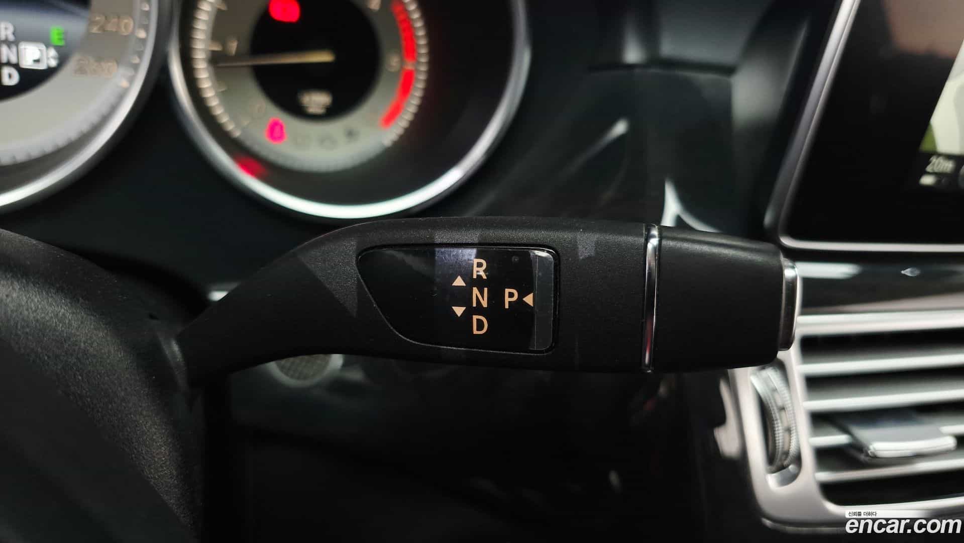CLS-Class Mercedes-Benz 2015.6-INNER-009