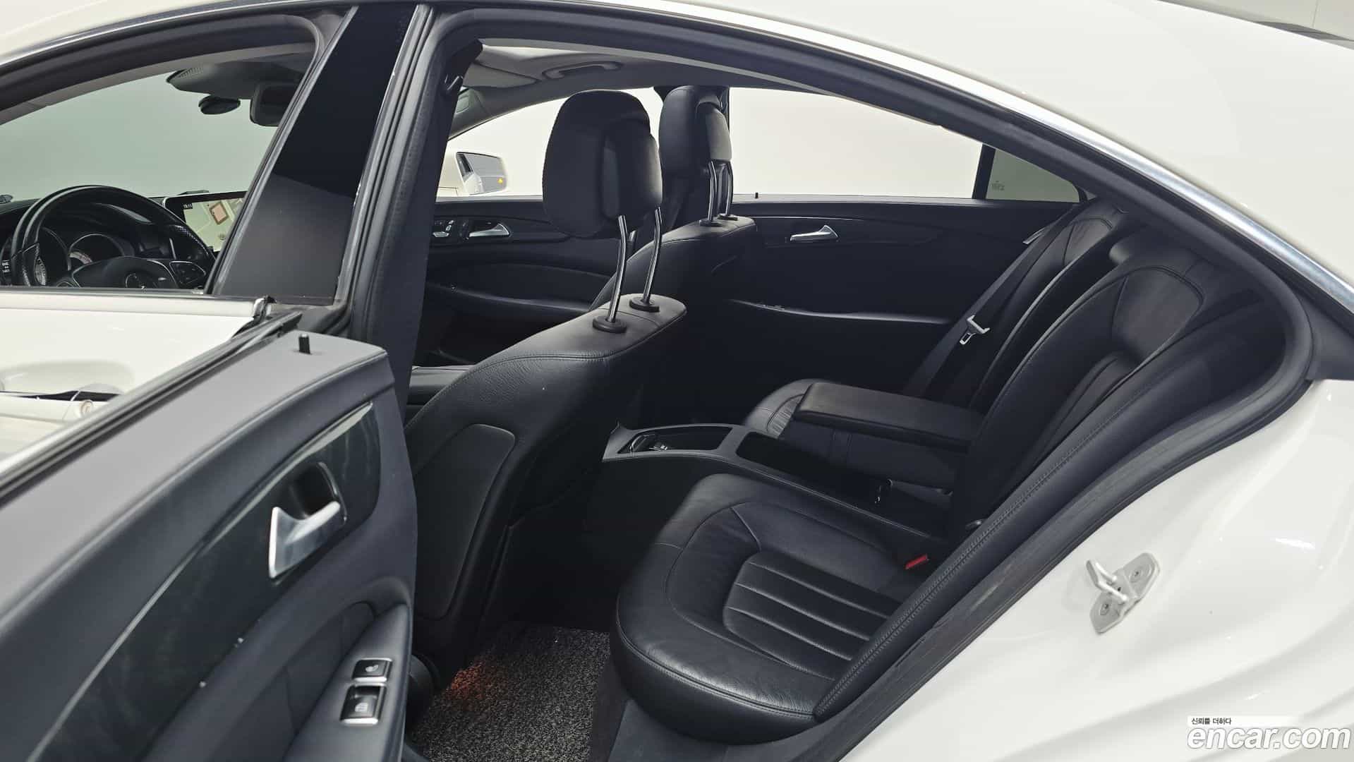 CLS-Class Mercedes-Benz 2015.6-OPTION-015