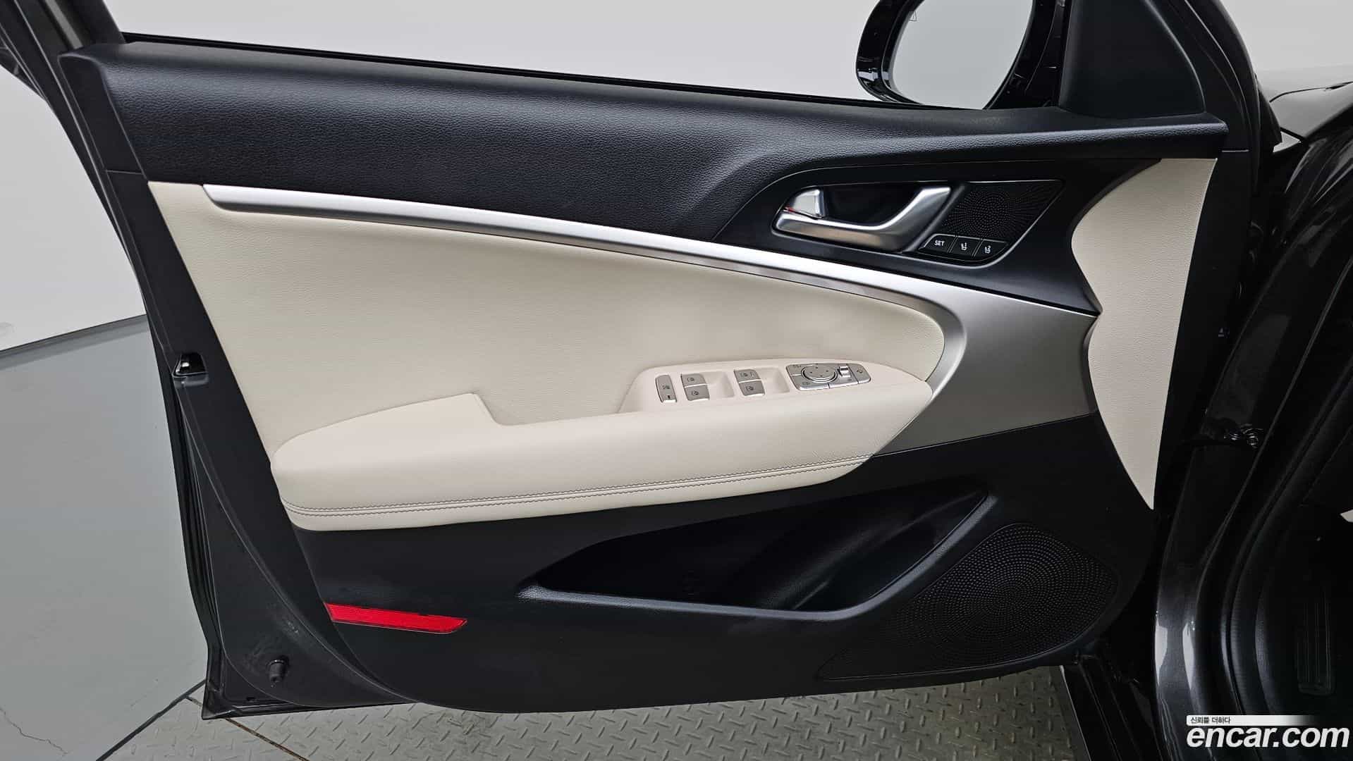 G70 Genesis 2024.3-INNER-034
