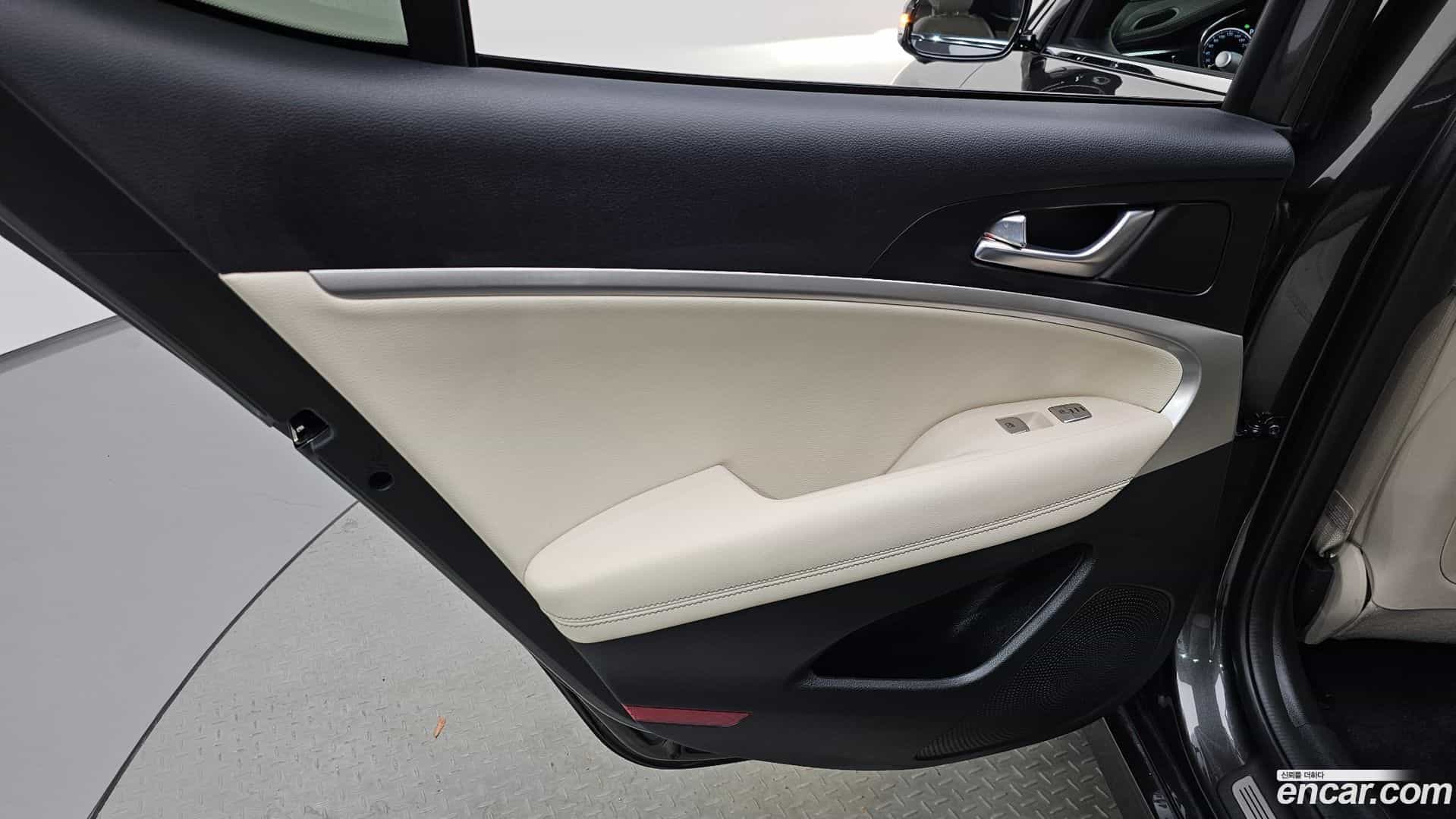 G70 Genesis 2024.3-INNER-035