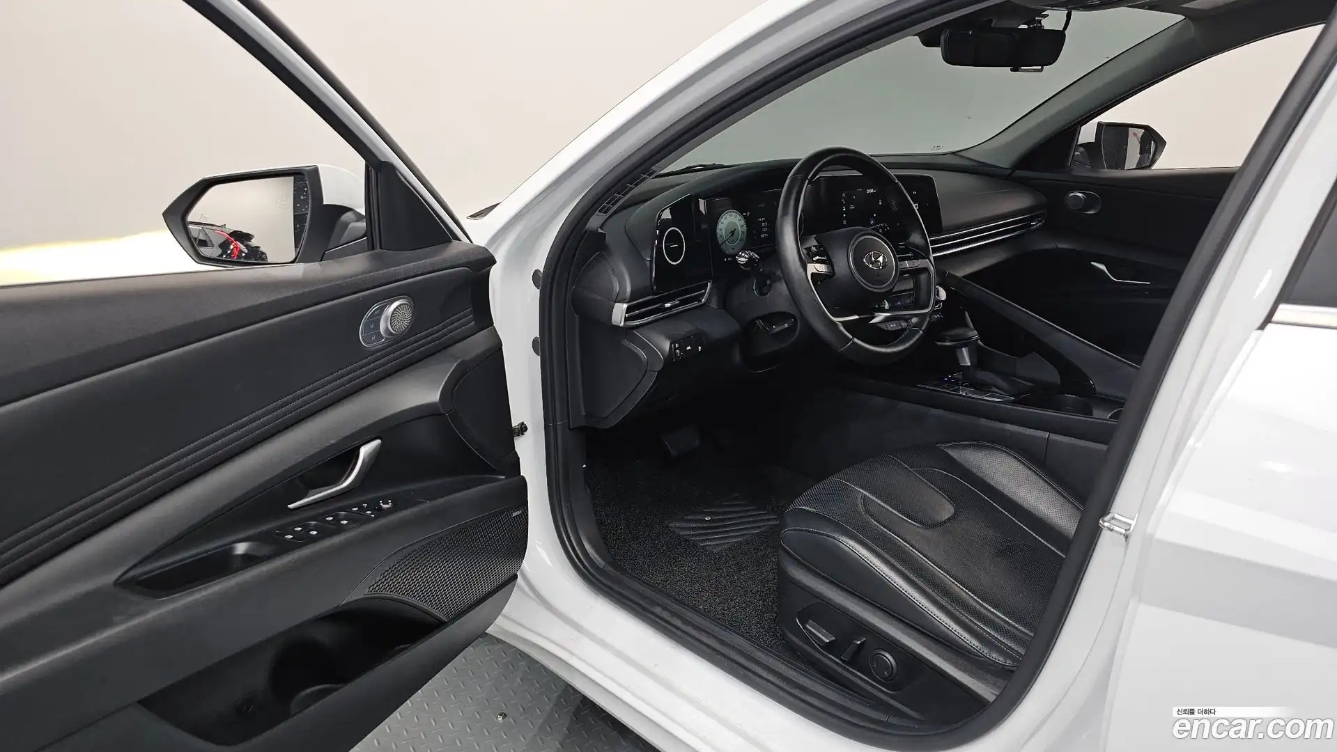 AVANTE Hyundai 2022.0-INNER-010