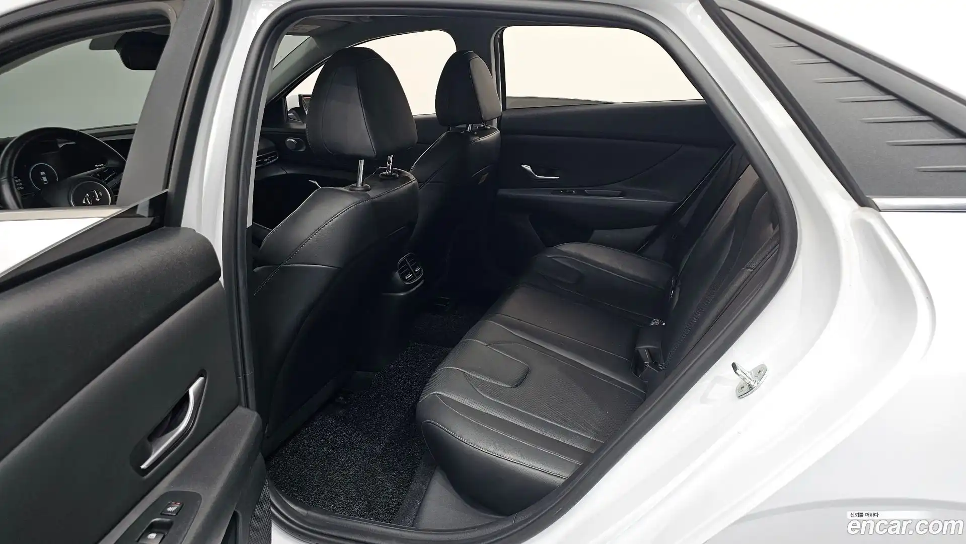 AVANTE Hyundai 2022.0-OPTION-015