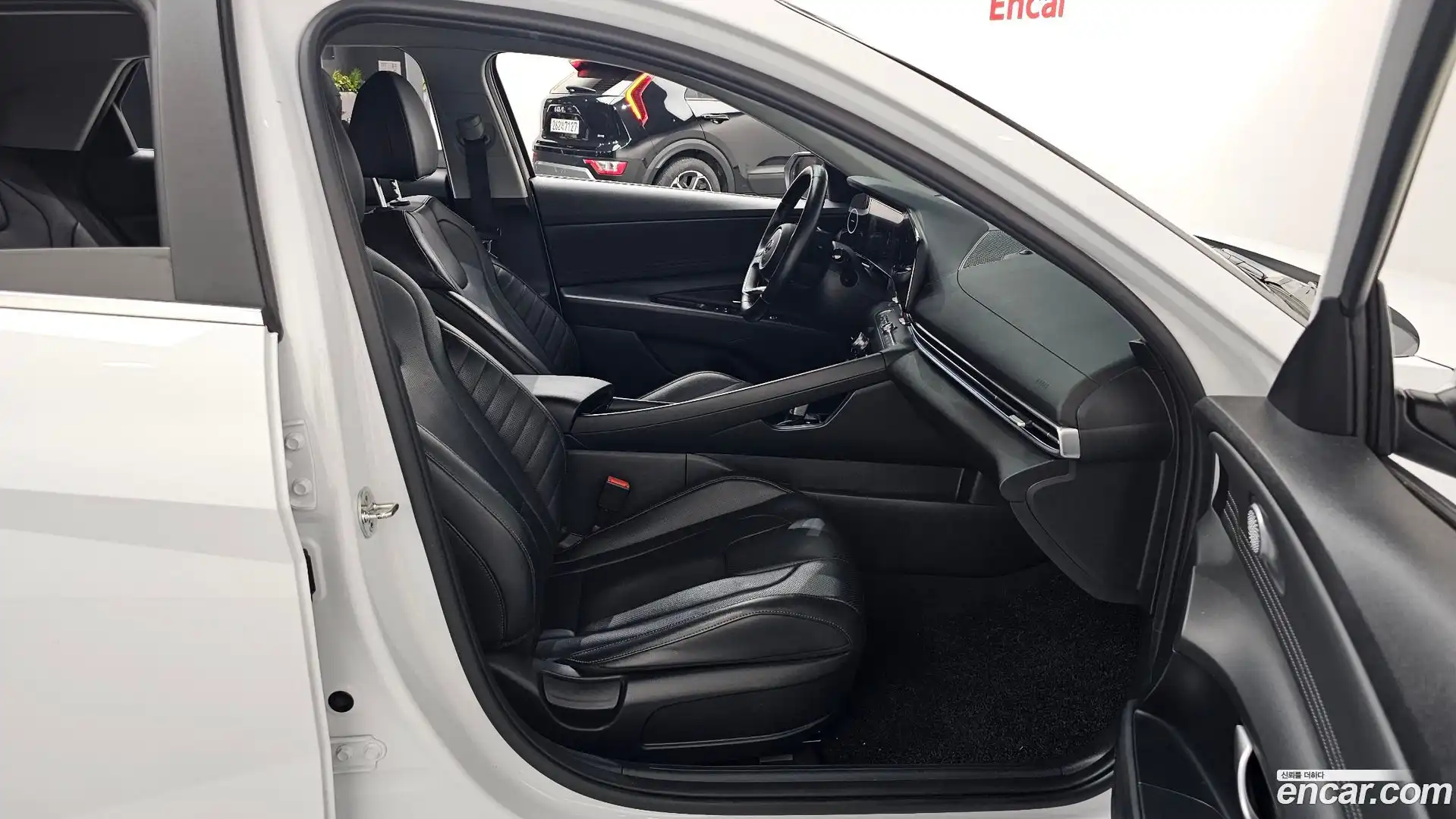 AVANTE Hyundai 2022.0-INNER-036