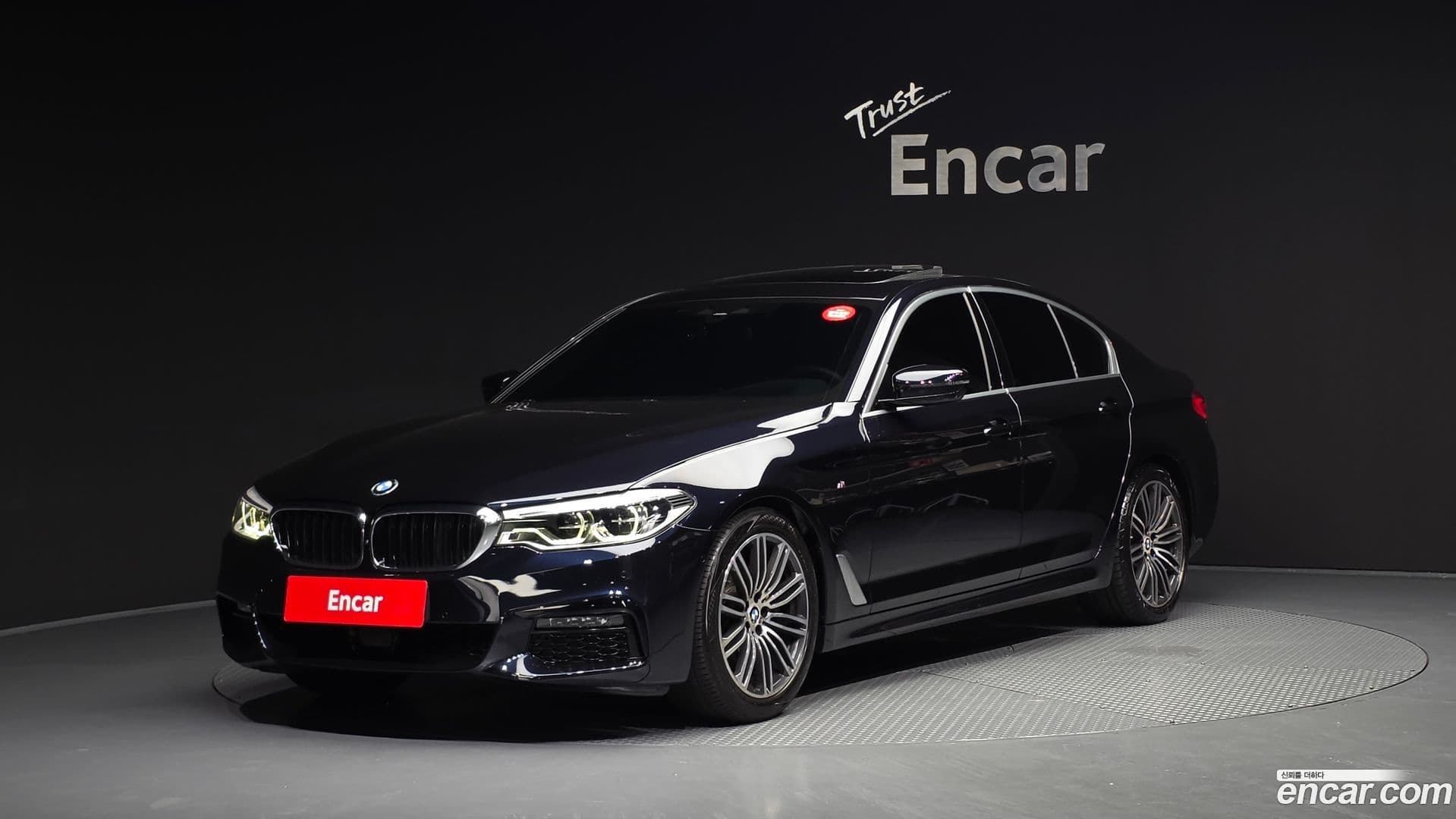 Main__Slider__Photo:5-Series BMW 2019.6-0
