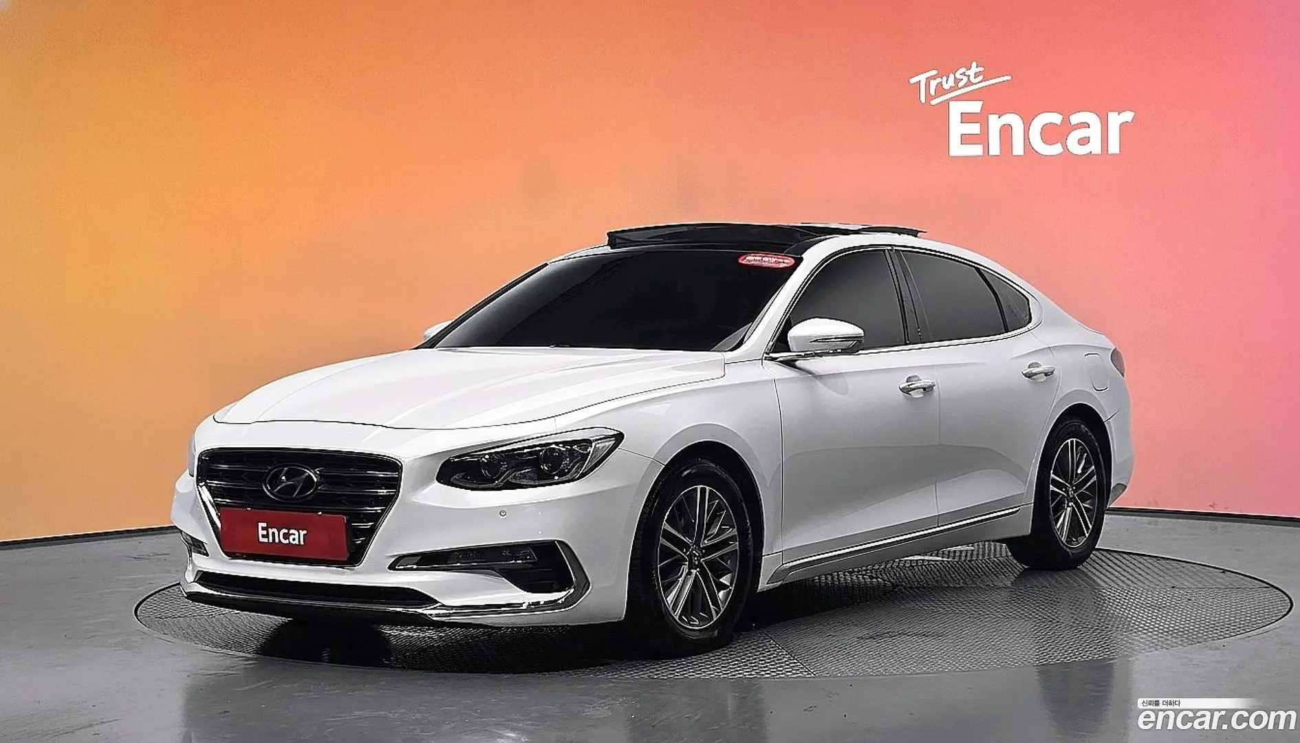 Main__Slider__Photo:Grandeur Hyundai 2017.6-0