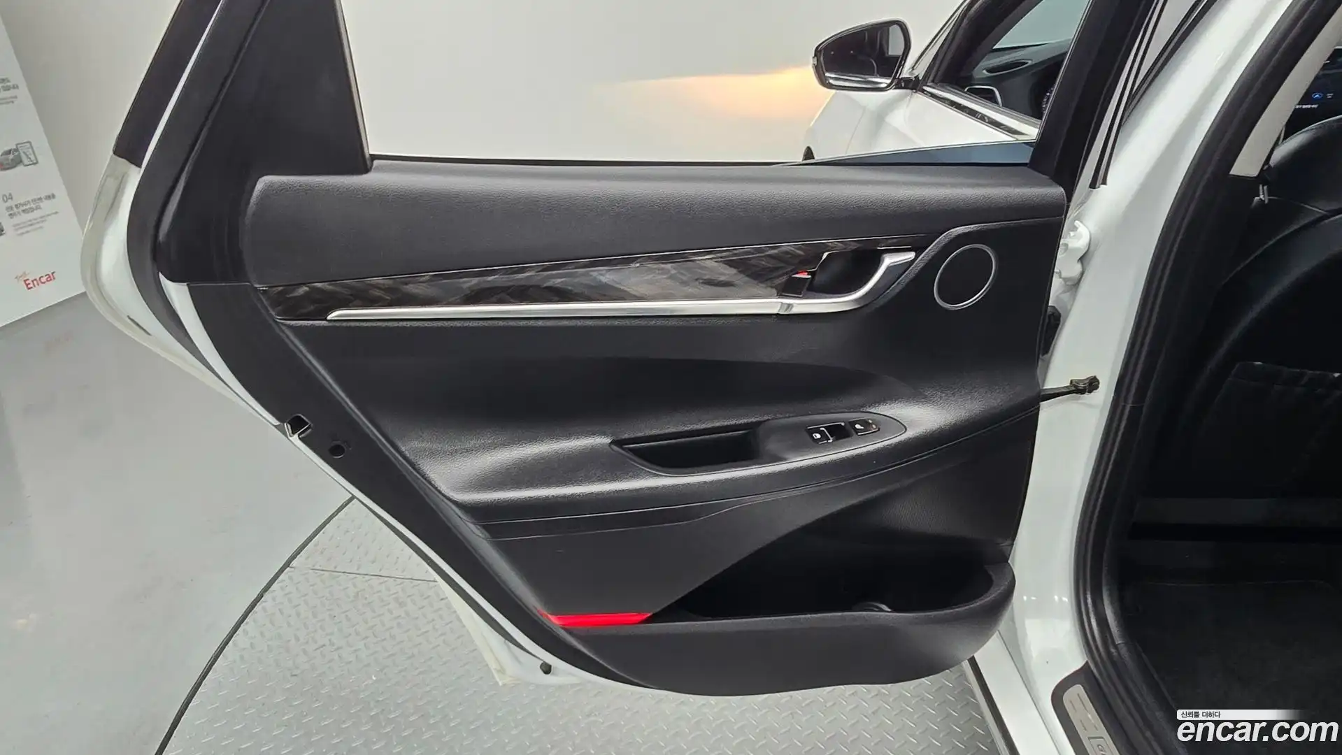 Grandeur Hyundai 2017.6-INNER-035