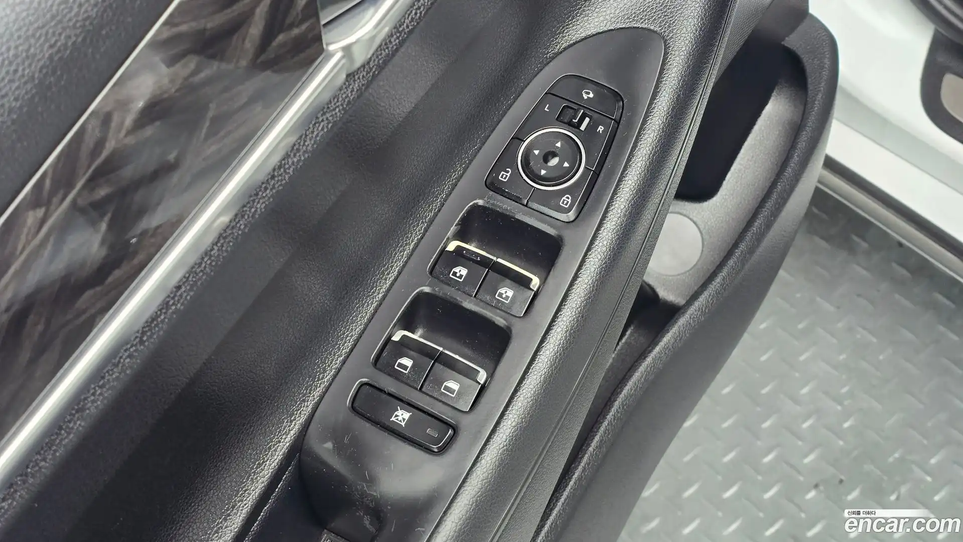 Grandeur Hyundai 2017.6-OPTION-040