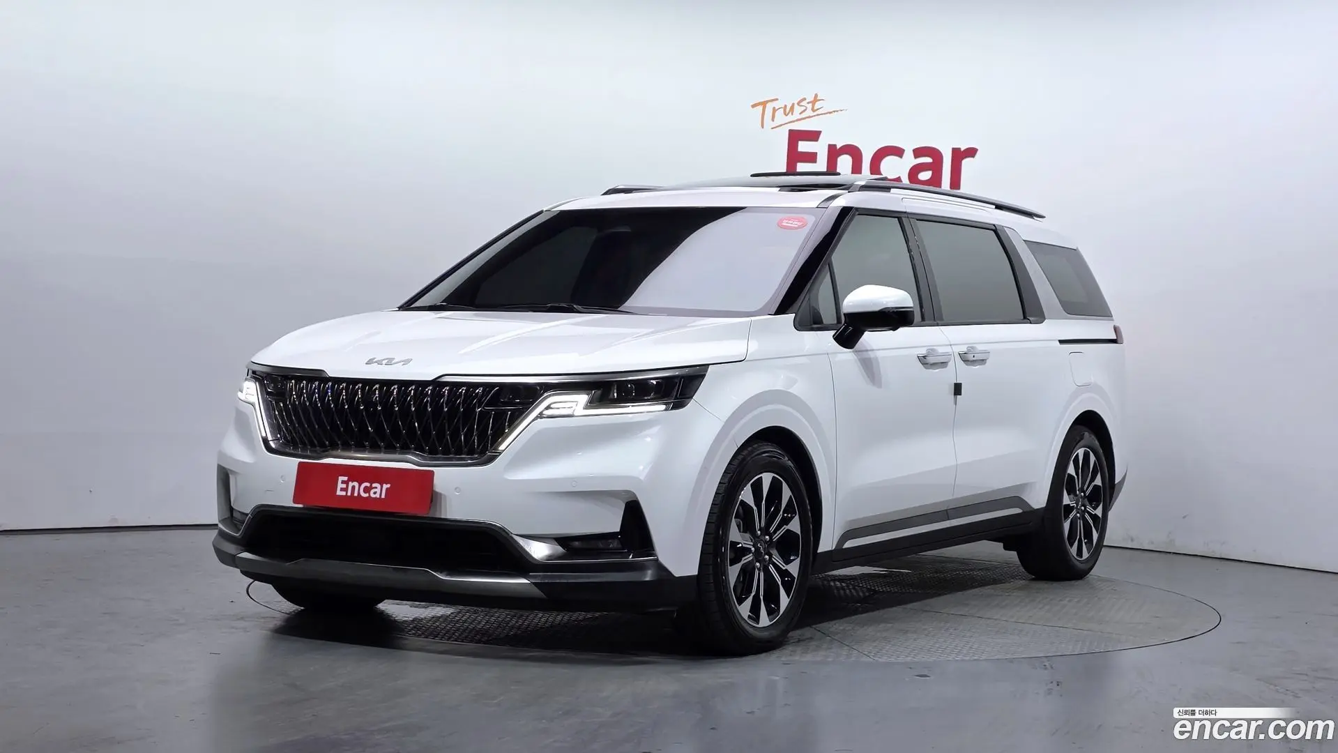 Main__Slider__Photo:Canival Kia 2022.7-0