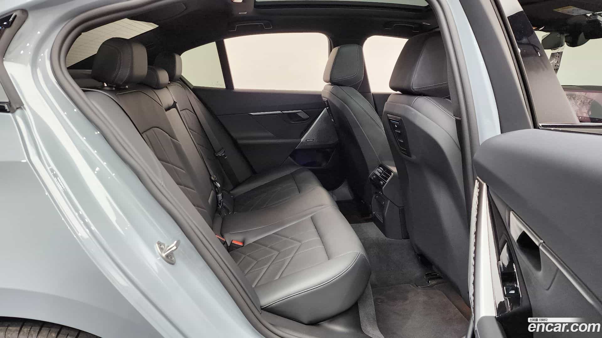 5-Series BMW 2025.6-OPTION-015