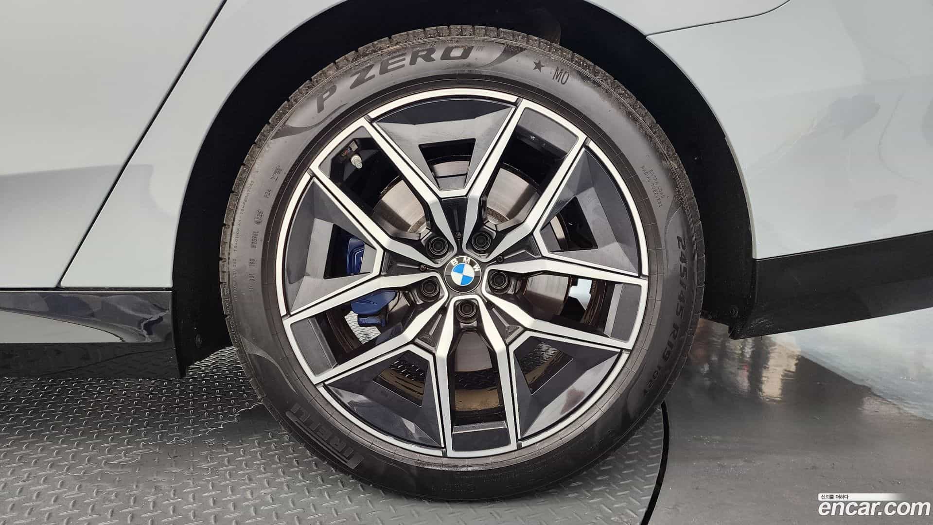 5-Series BMW 2025.6-OUTER-031
