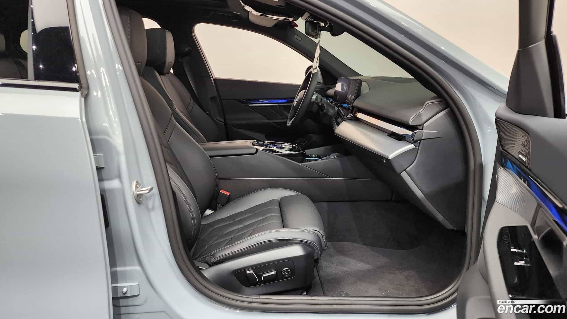5-Series BMW 2025.6-INNER-036