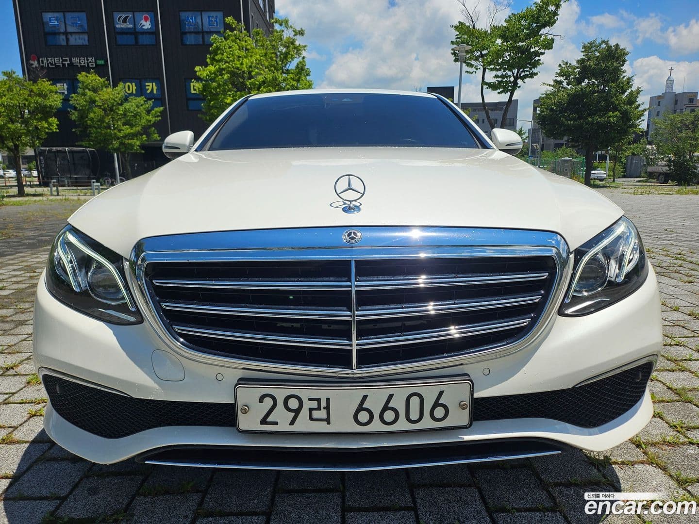 Main__Slider__Photo:E-Class Mercedes-Benz 2019.6-0