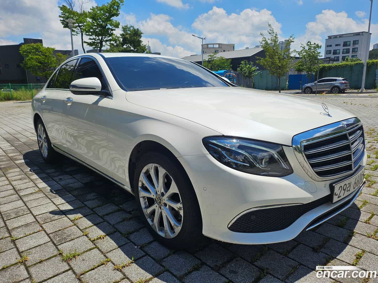 E-Class Mercedes-Benz 2019.6-OUTER-002