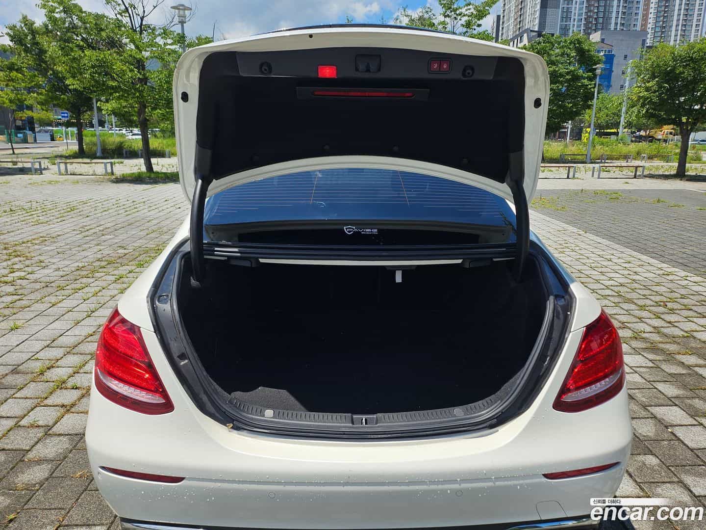 E-Class Mercedes-Benz 2019.6-INNER-008