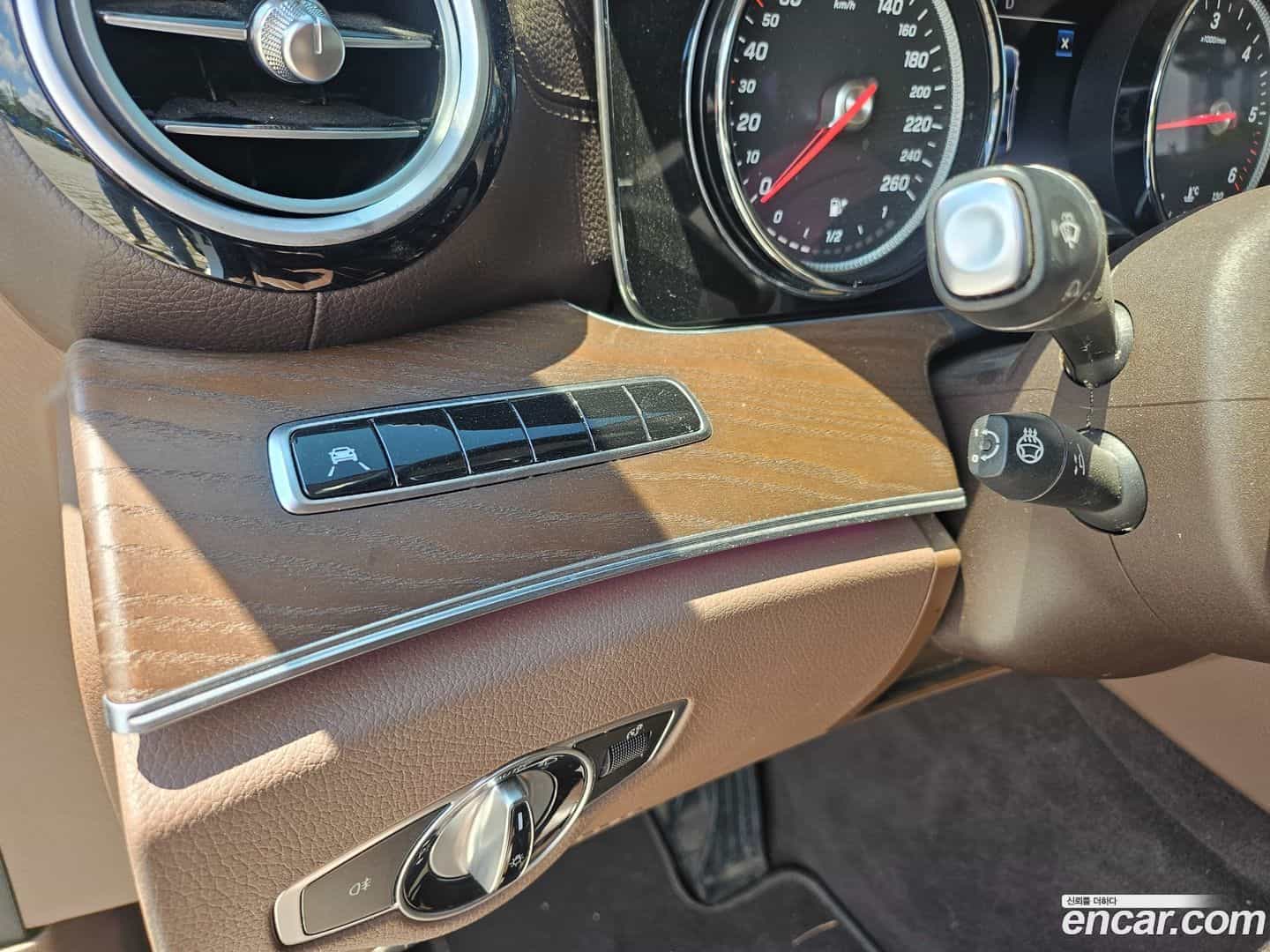 E-Class Mercedes-Benz 2019.6-OPTION-016