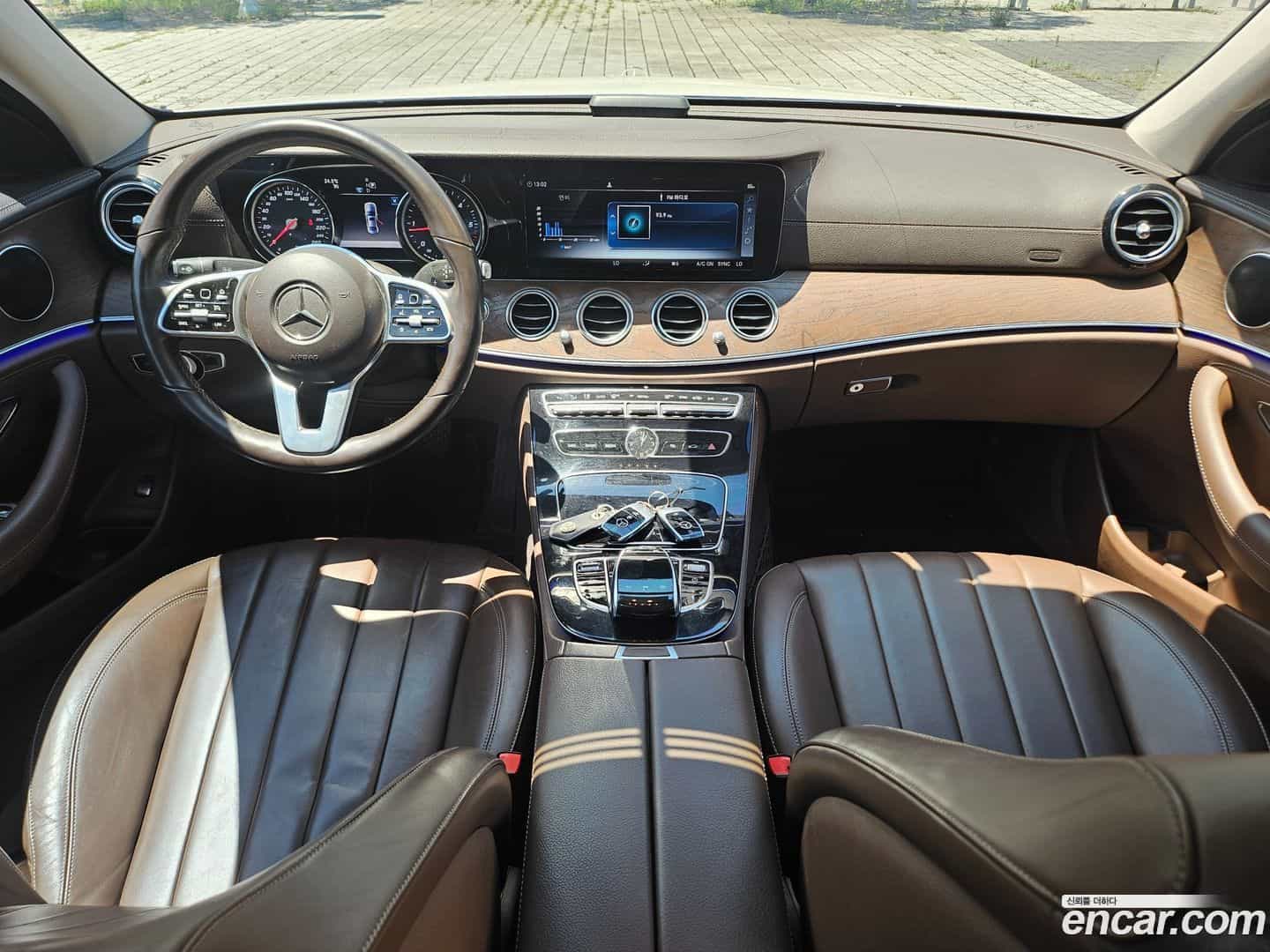 E-Class Mercedes-Benz 2019.6-OPTION-019