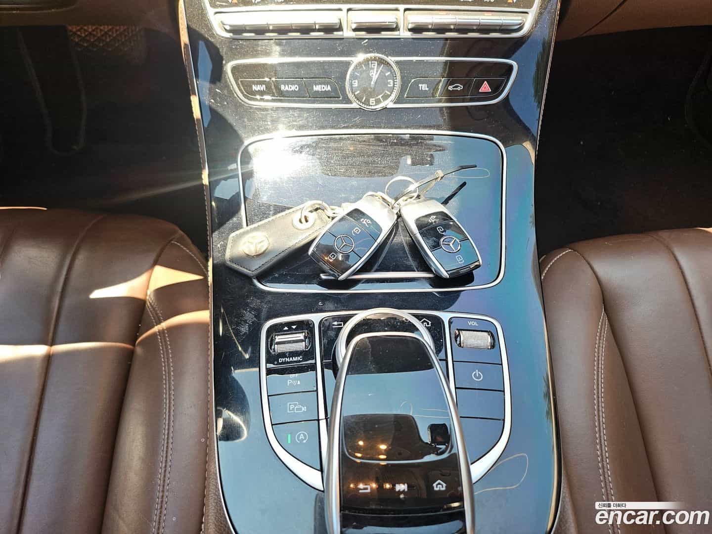 E-Class Mercedes-Benz 2019.6-OPTION-021