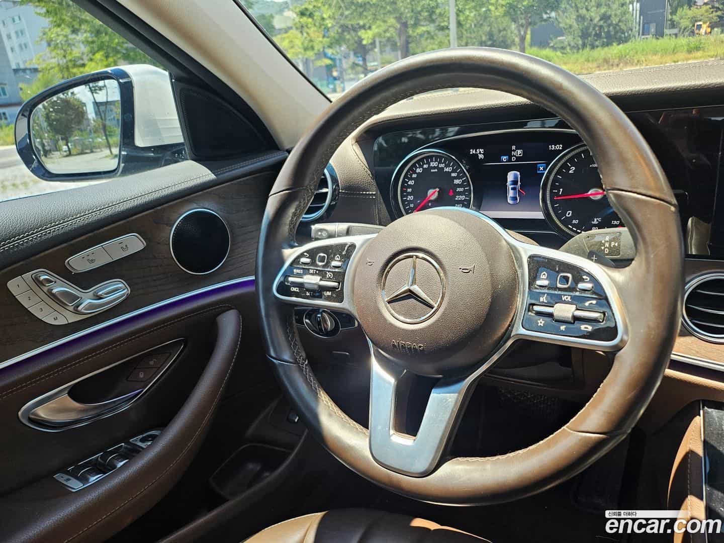 E-Class Mercedes-Benz 2019.6-OPTION-022