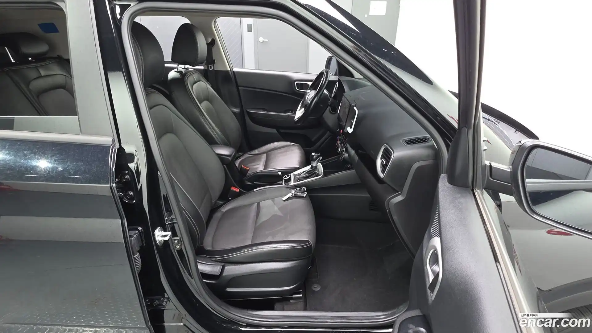 Venue Hyundai 2020.8-OPTION-016